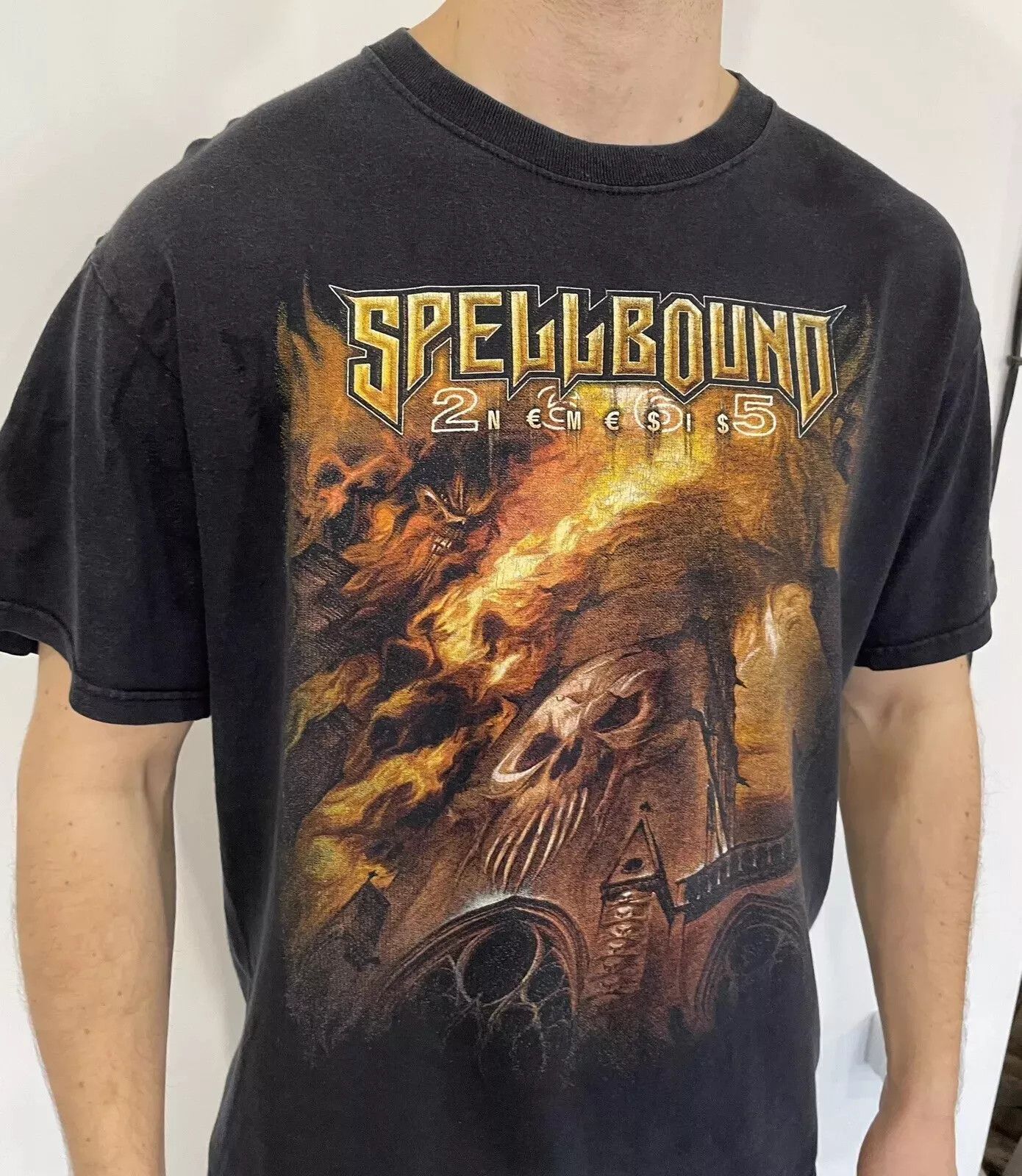 Fruit Of The Loom VINTAGE 200s Y2K SPELLBOUND BAND SHIRT BLOKE RETRO FADED Size US L / EU 52-54 / 3 - 5 Thumbnail