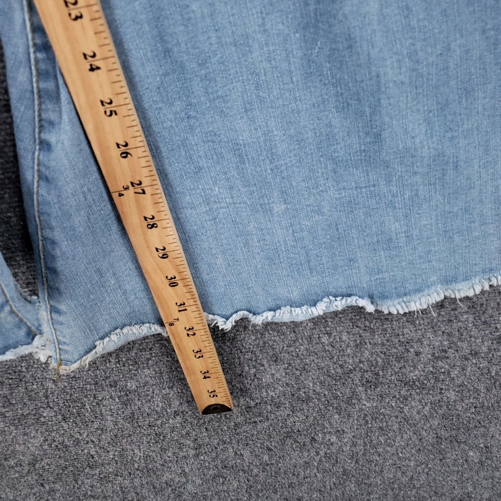 Vintage Rue21 Jeans Womens 7 Junior Blue Flare Bell Bottom Ripped Light Wash Stretch Y2K Jeans Size 28" / US 6 / IT 42 - 7 Thumbnail