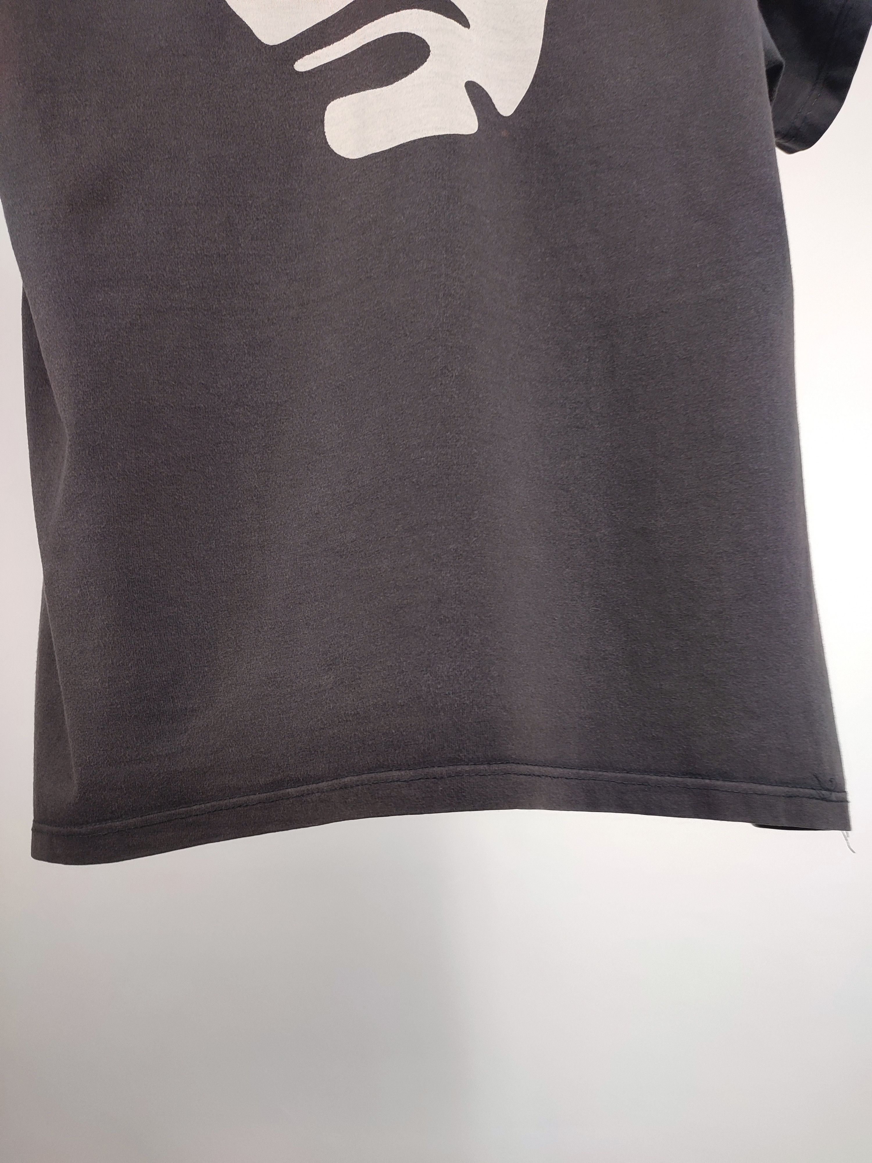 Band Tees Ian Brown Illegal Attacks Vintage The Stone Roses T-shirt Size US L / EU 52-54 / 3 - 11 Thumbnail