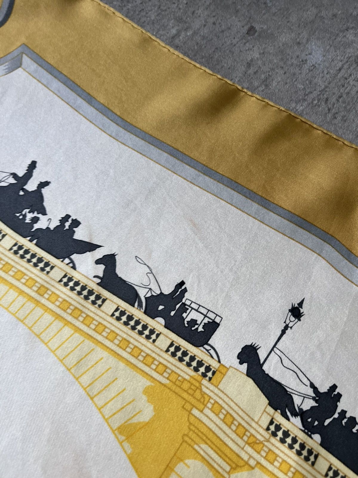 Hermes Hermes ''Le Ponts de Paris'' silk scarf yellow rare Size ONE SIZE - 13 Thumbnail