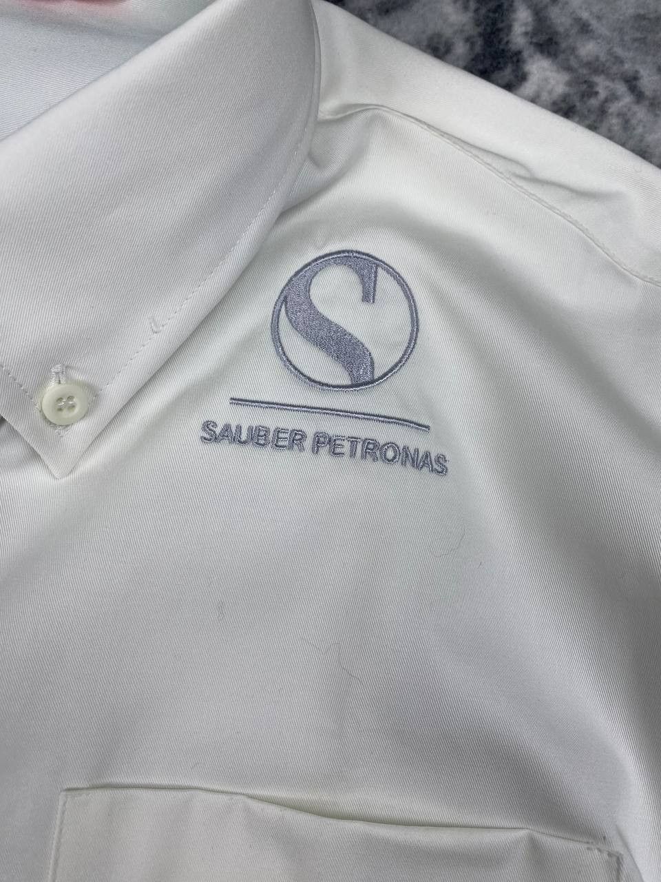 Puma Puma Sauber Petronas Malaysia F1 Racing Shirt Buttons Size US L / EU 52-54 / 3 - 4 Thumbnail