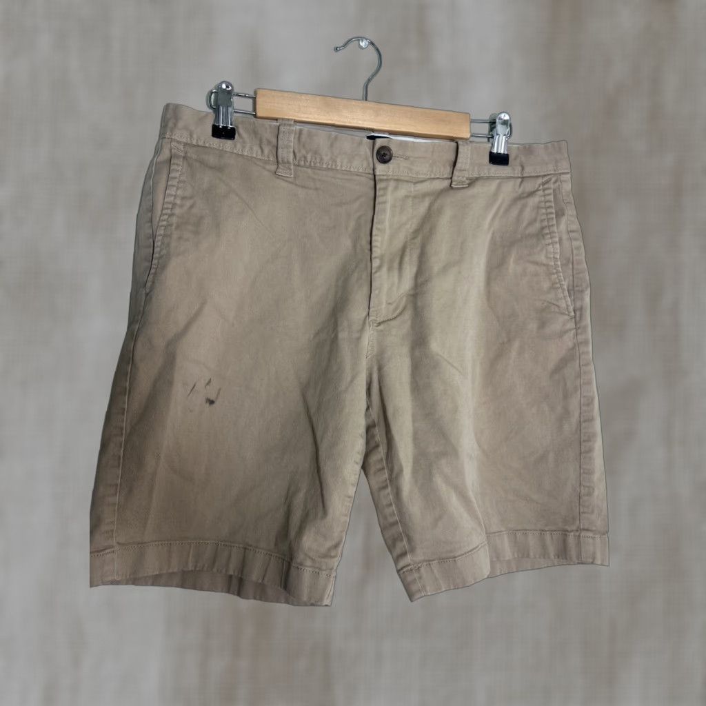J.Crew J.CREW Chino Shorts Mens 33 Beige Khaki Cotton Elastane Regular 8" Inseam Zip Flat Front Stains Size US 33 - 1 Thumbnail