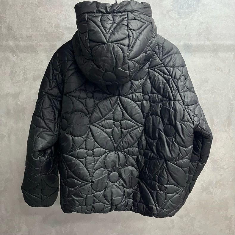 Louis Vuitton Louis Vuitton Black floral quilted jacket Size US S / EU 44-46 / 1 - 3 Thumbnail