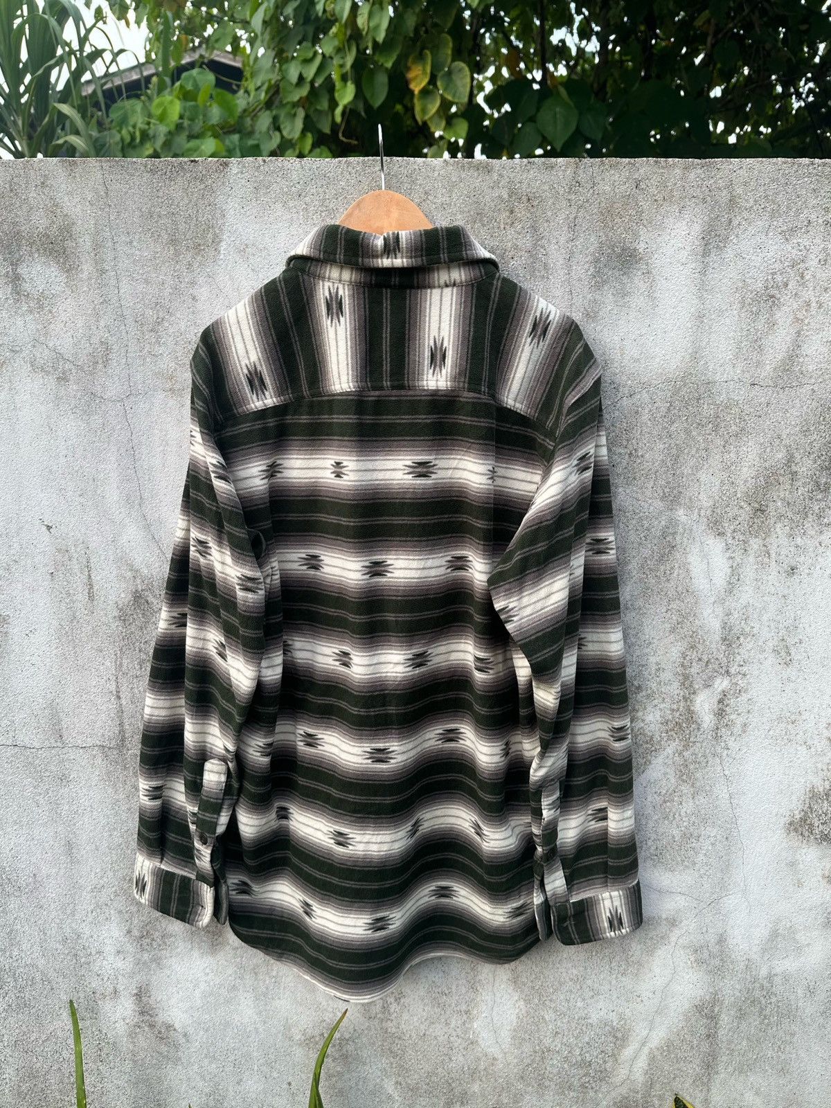 Uniqlo Uniqlo fleece shirts Size US L / EU 52-54 / 3 - 6 Thumbnail