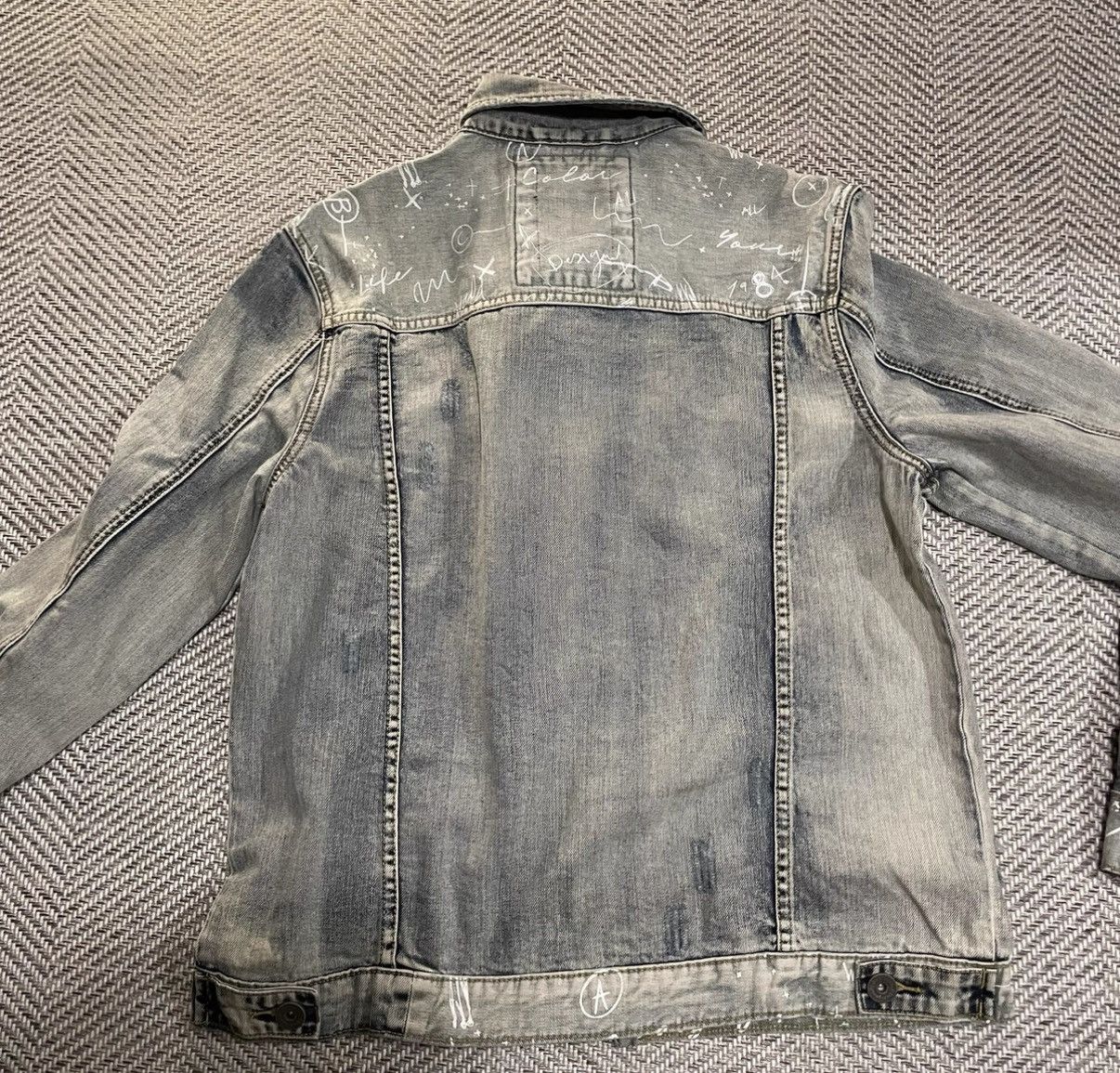 Desigual Desigual Man Graffiti Denim Jacket K24 Size US L / EU 52-54 / 3 - 6 Thumbnail