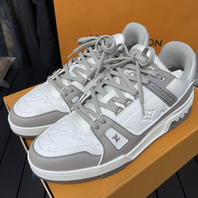 Louis Vuitton Louis Vuitton Low-Top Trainer Sneakers in Gray and White 0079 Size US 10.5 / EU 43-44 - 1 Thumbnail