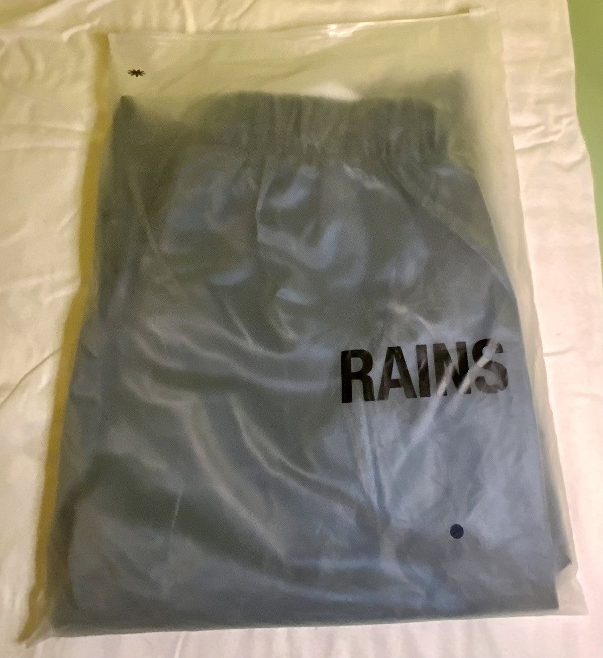Rains Rains Cargo Rain Pants wide size M color Sonic Size 32" / US 10 / IT 46 - 1 Thumbnail