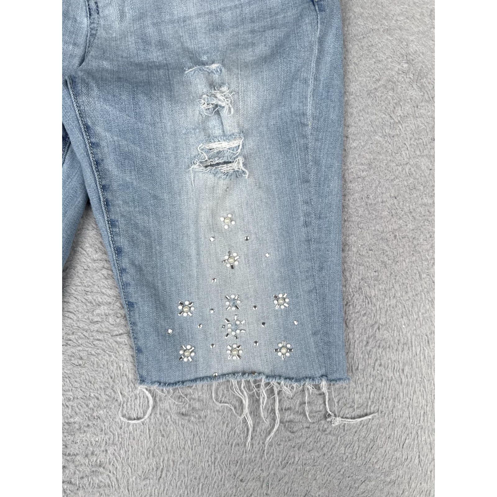 Vintage Jennifer Lopez Bermuda Shorts Womens 0 Blue Distressed Floral Beaded Rhinestone Size 25" / US 0 / IT 36 - 2 Thumbnail