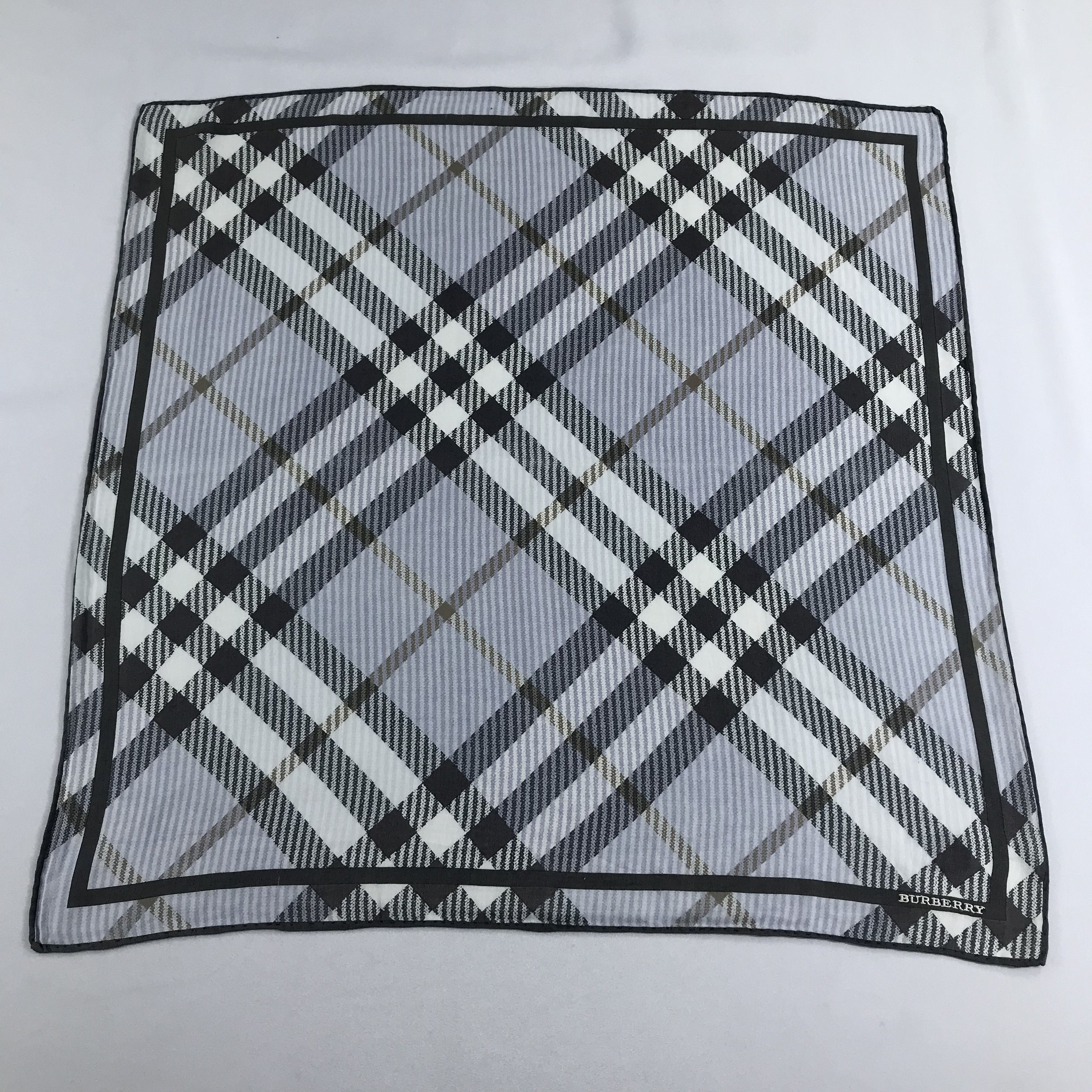Burberry Burberry Argyle Handkerchief Neckerchief Bandana H876 Size ONE SIZE - 2 Thumbnail