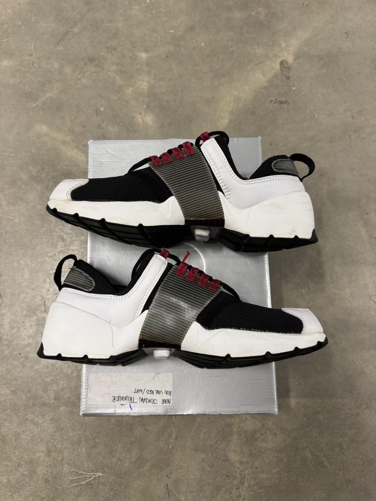 Jordan Brand Jordan Trunner OG Black White Red 1999 Size 10.5 Size US 10.5 / EU 43-44 - 3 Thumbnail