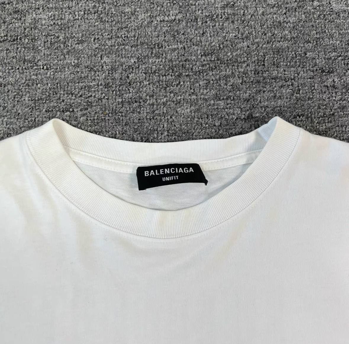 Balenciaga Balenciaga Barcode White T-Shirt Size US S / EU 44-46 / 1 - 5 Thumbnail