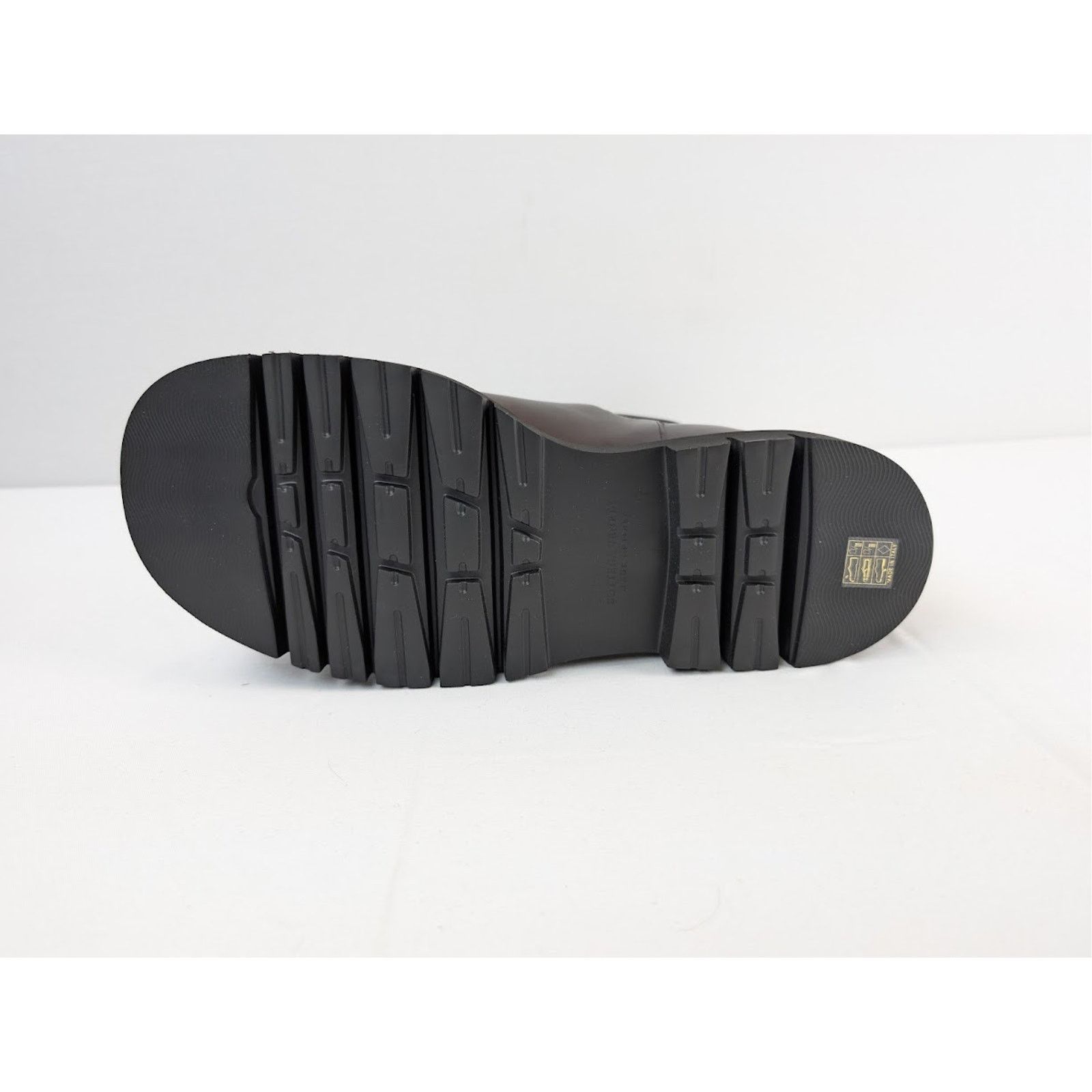 Bottega Veneta o1rshd1 Lug Boots in Ebony Size US 7 / EU 40 - 11 Thumbnail
