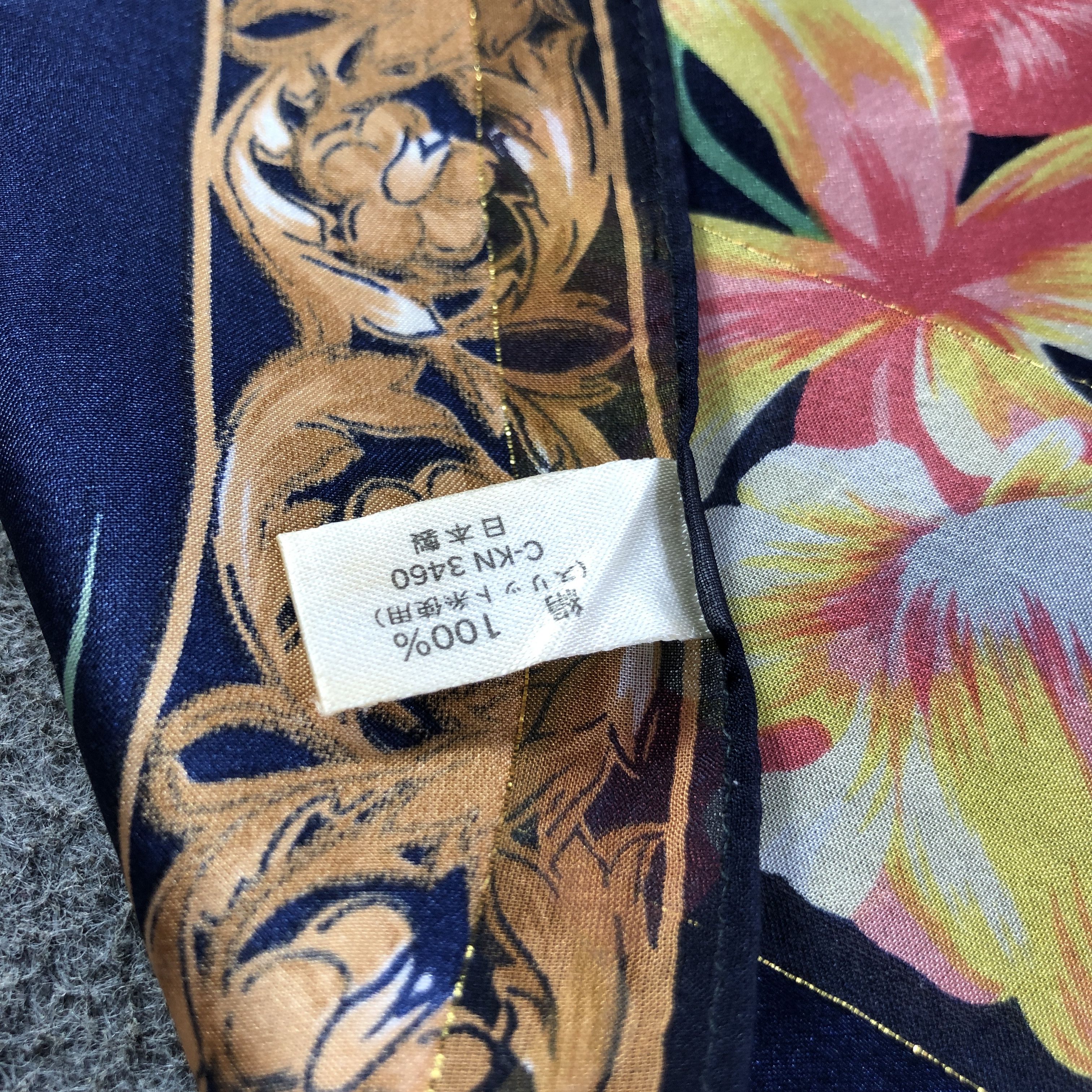 Japanese Brand Luxury Floral Silk Scarf M1017 Size ONE SIZE - 4 Thumbnail