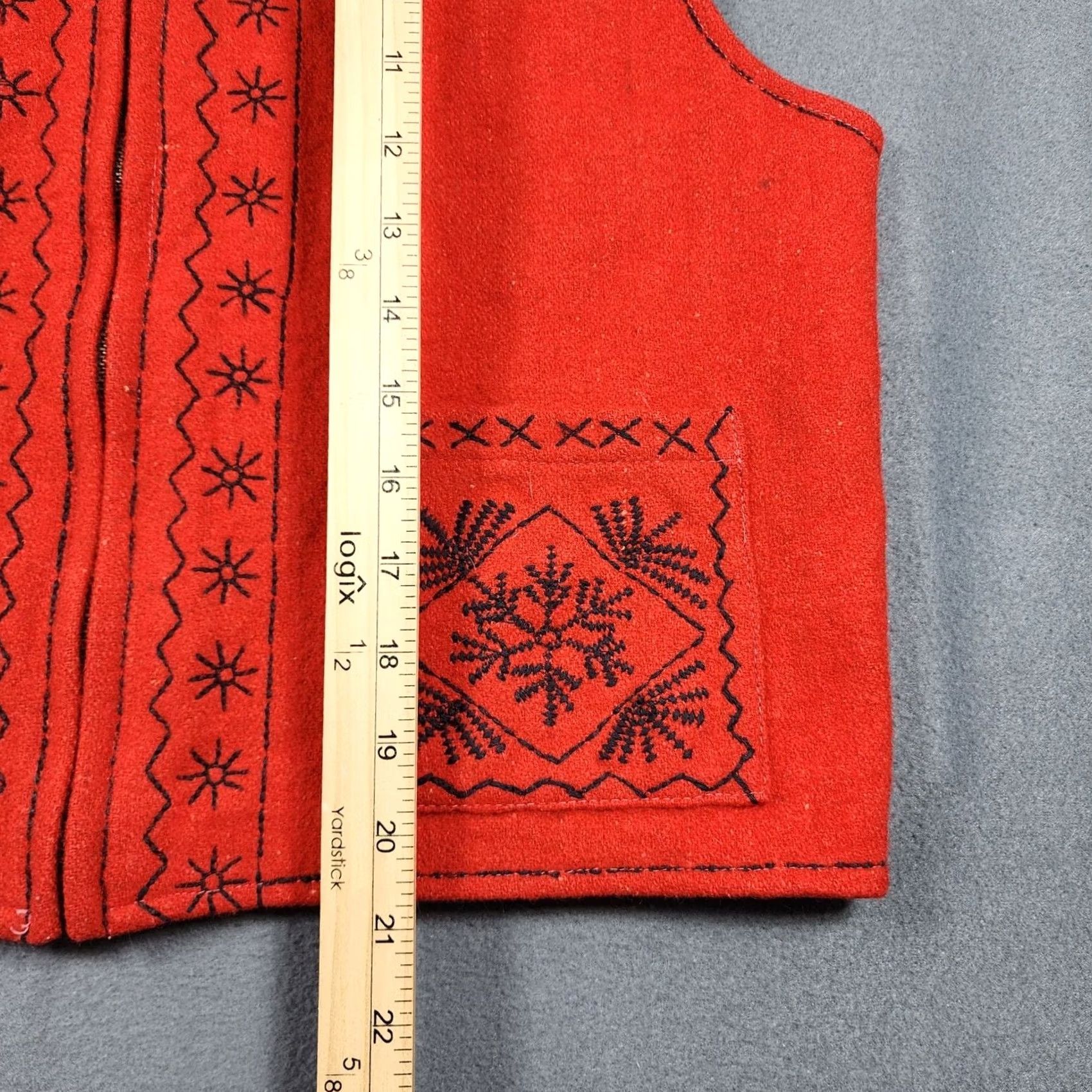 Vintage VINTAGE Chrysantheme Womens Vest Large Red Wool Blend Full Zip Embroidered Size L / US 10 / IT 46 - 6 Thumbnail