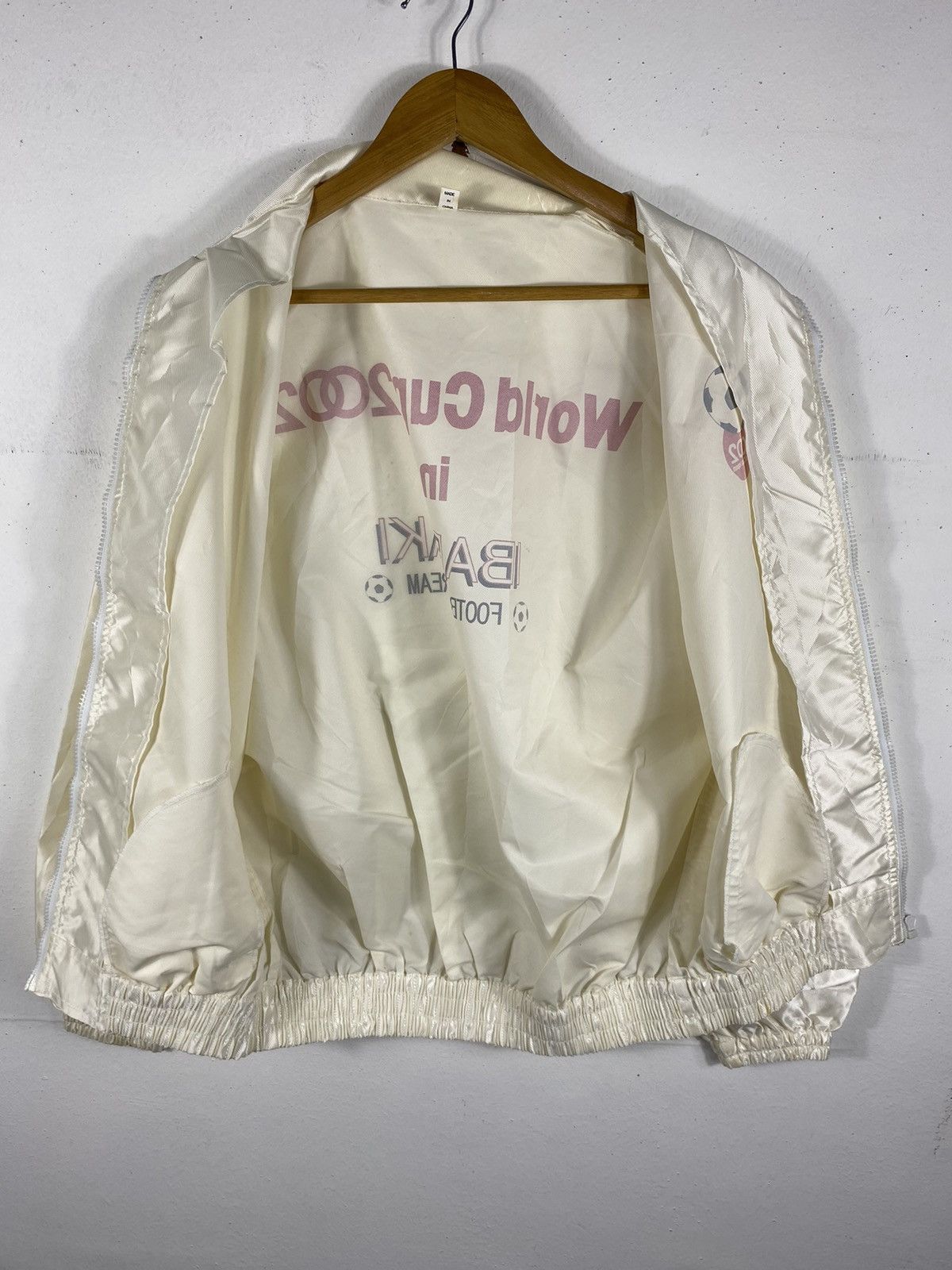 Vintage Vintage World Japan 2002 Windbreaker Jacket Size US XXL / EU 58 / 5 - 5 Thumbnail