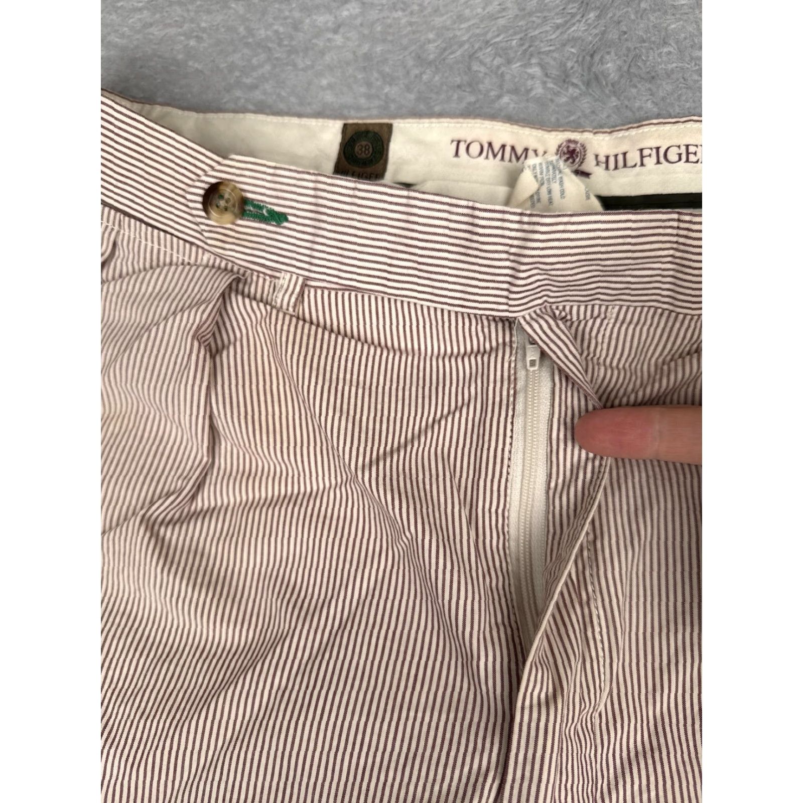 Tommy Hilfiger Tommy Hilfiger Shorts Mens 38 Red Striped Chino Pleated 9 Inseam Casual Size US 38 / EU 54 - 6 Thumbnail
