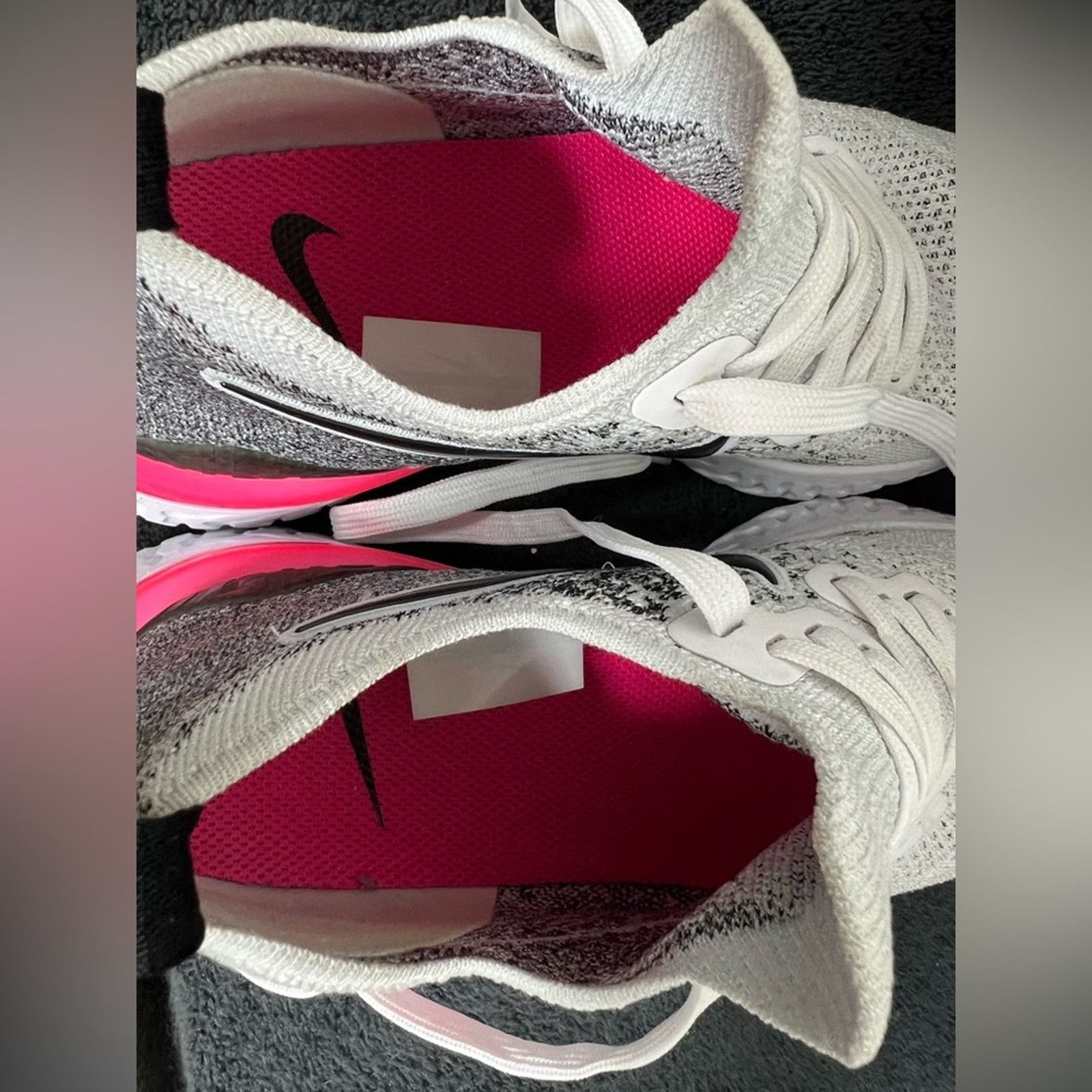 Nike Nike Epic React Flyknit 2 Women's Running Shoes White Oreo Size US 8 / IT 38 - 9 Thumbnail