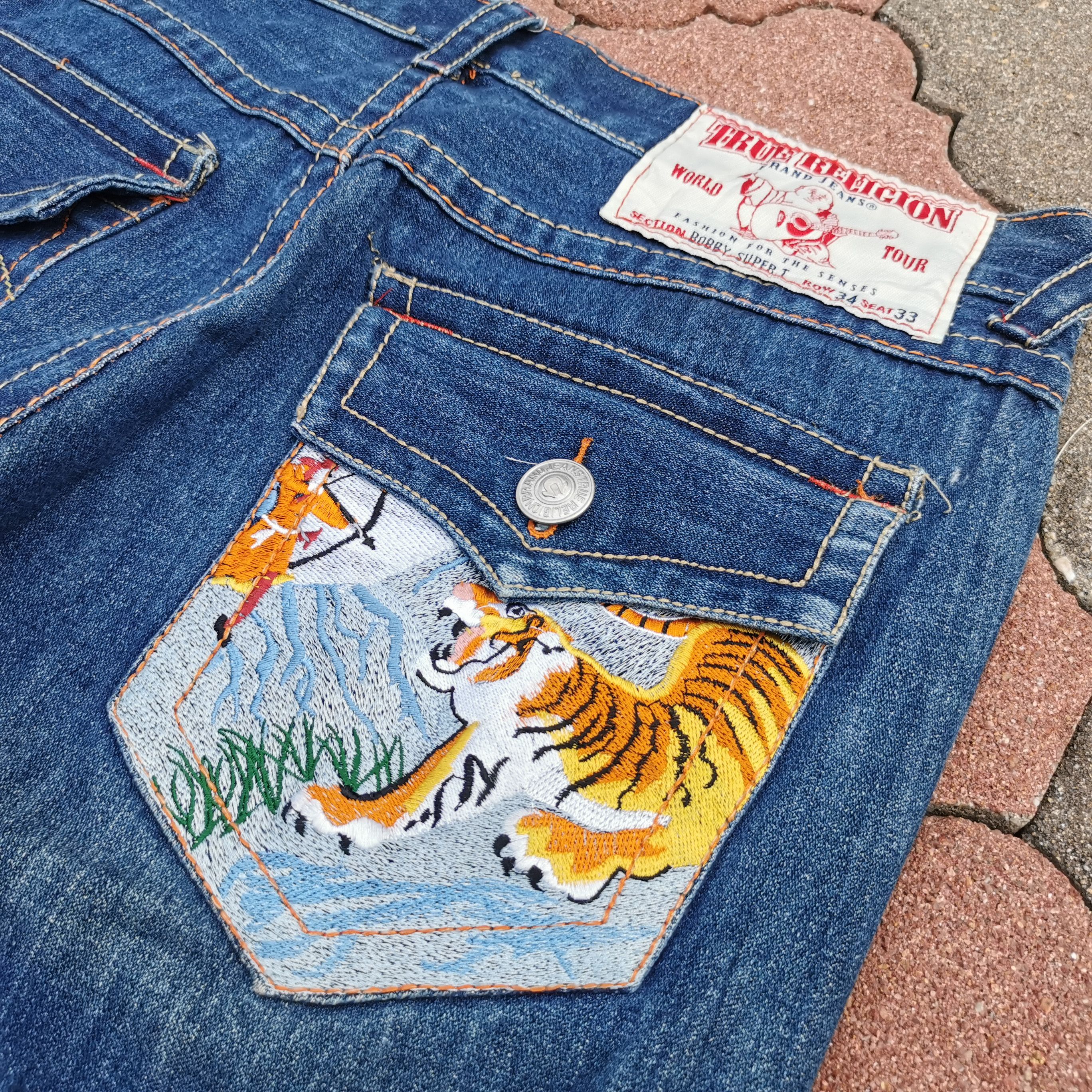 True Religion × Vintage True Religion Brand Jeans World Tour Embroidered Jeans Size US 36 / EU 52 - 5 Thumbnail