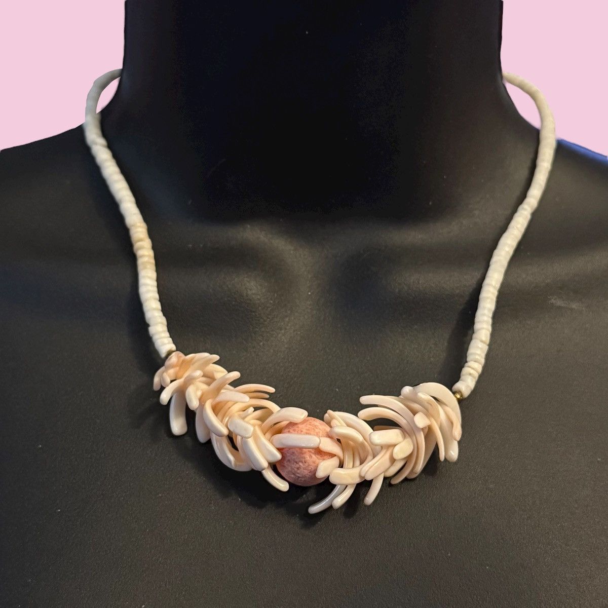 Vintage Vintage carved shell coral puka necklace Size ONE SIZE - 1 Thumbnail