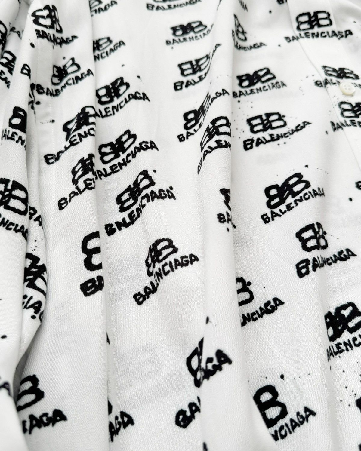 Balenciaga Garde Robe Allover Ink Logo Viscose Shirt Size US M / EU 48-50 / 2 - 3 Thumbnail