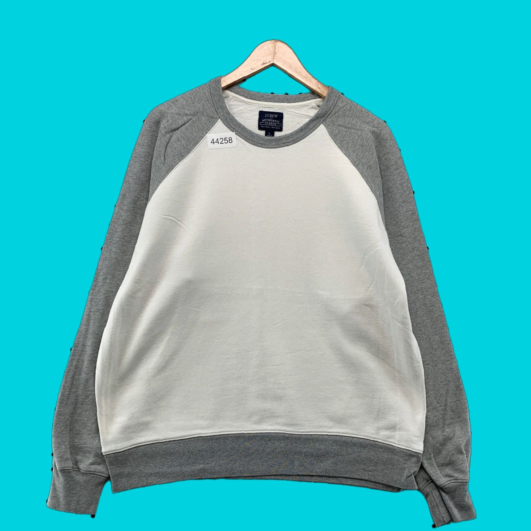 J.Crew J.CREW Fleece Crewneck Sweatshirt Mens L White Gray Retro Fleece Sweatshirt Mens Large White Gray Retro Fleece Size US L / EU 52-54 / 3 - 1 Thumbnail