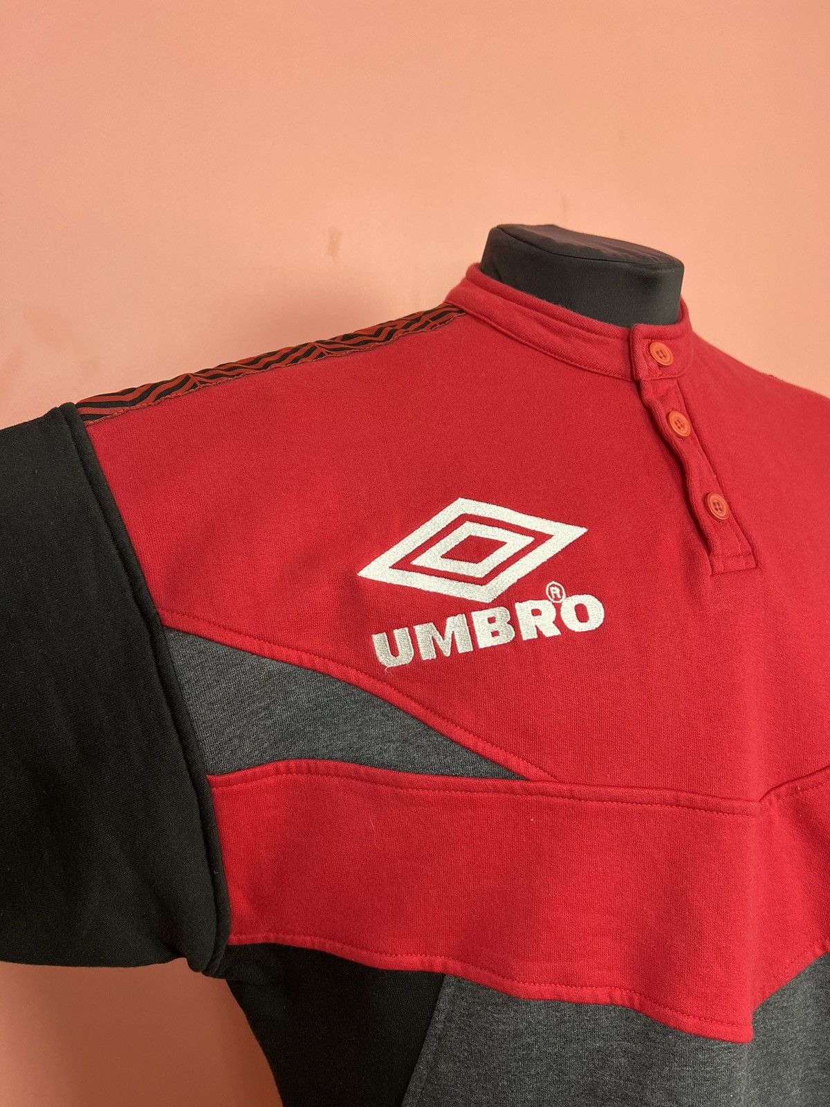 Umbro Umbro pro training sports shirt rare 1990 streetwear Size US L / EU 52-54 / 3 - 4 Thumbnail