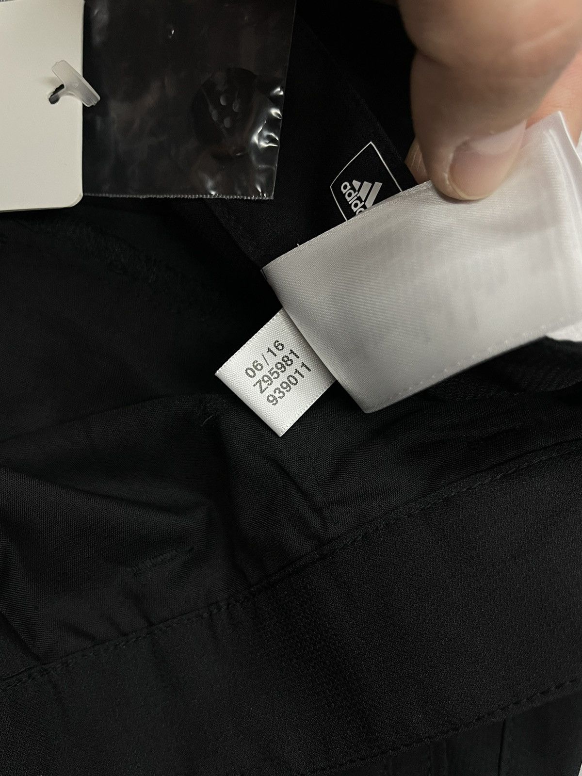 Adidas New Vintage Adidas Tech Pants Classic Black Adizero Y2K Size US 32 / EU 48 - 10 Thumbnail
