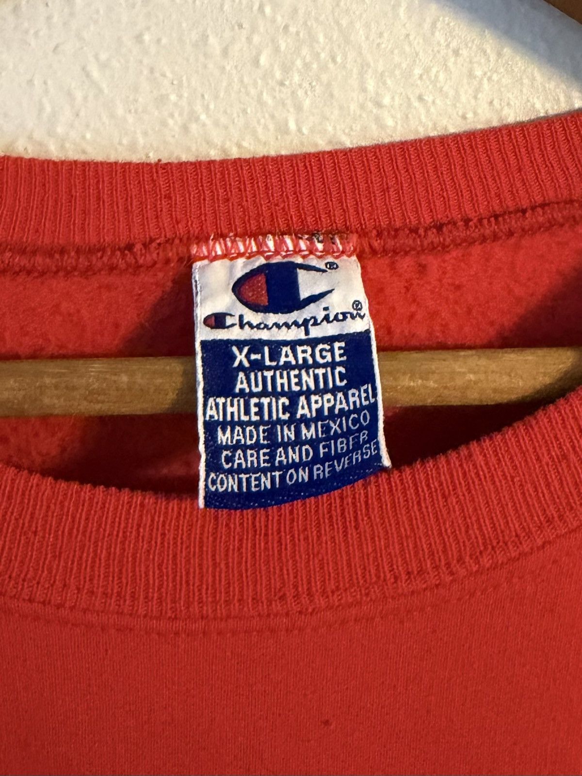 Champion vtg 90s champion red crewneck sweatshirt snall logo Size US XL / EU 56 / 4 - 3 Thumbnail