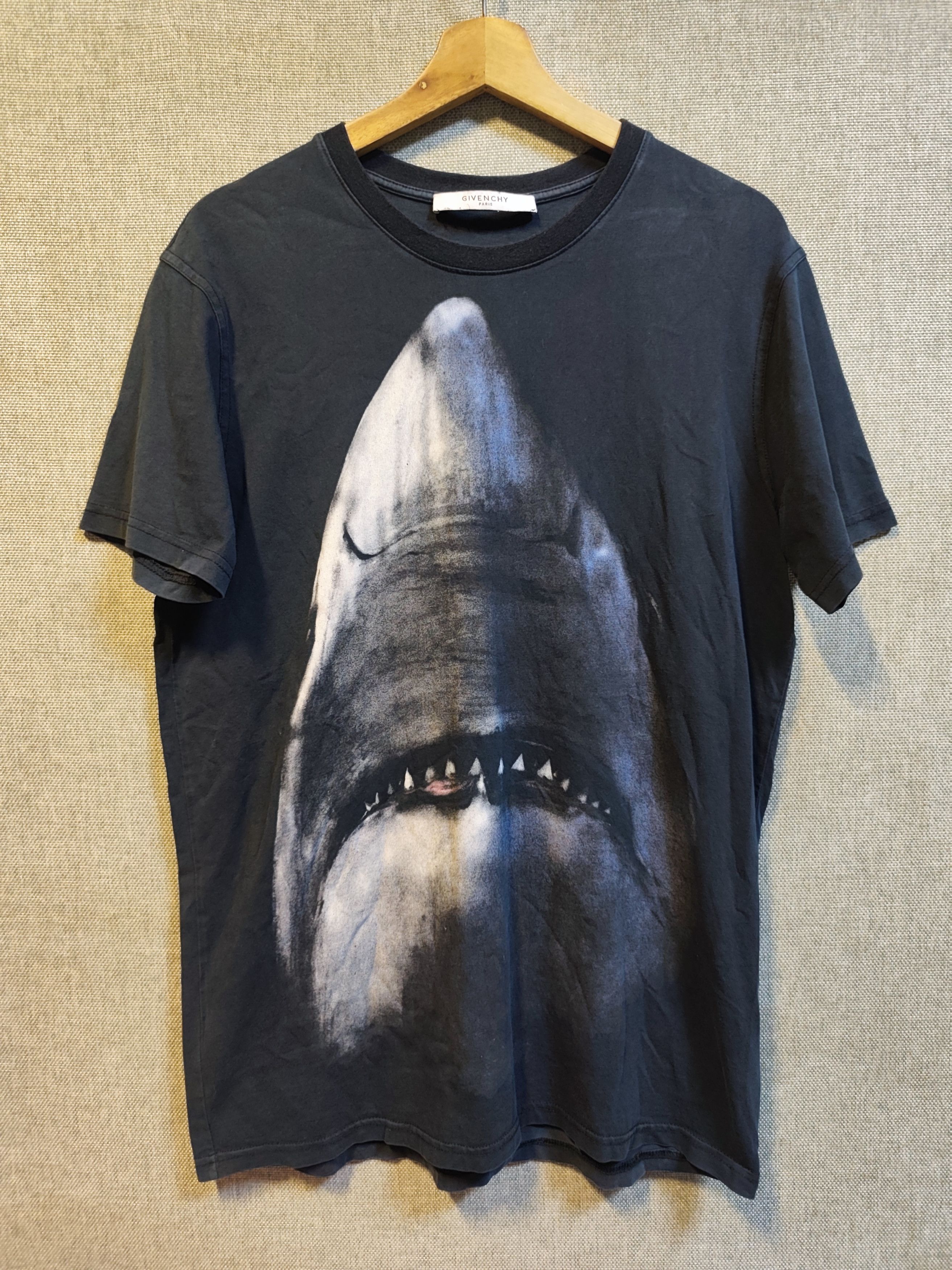 Givenchy Givenchy Shark T-Shirt Size US M / EU 48-50 / 2 - 1 Thumbnail