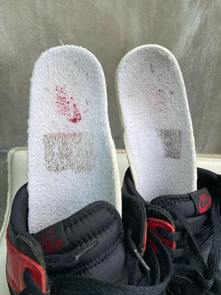 Nike 1994 Jordan 1 Breds Size US 8 / EU 41 - 15 Thumbnail