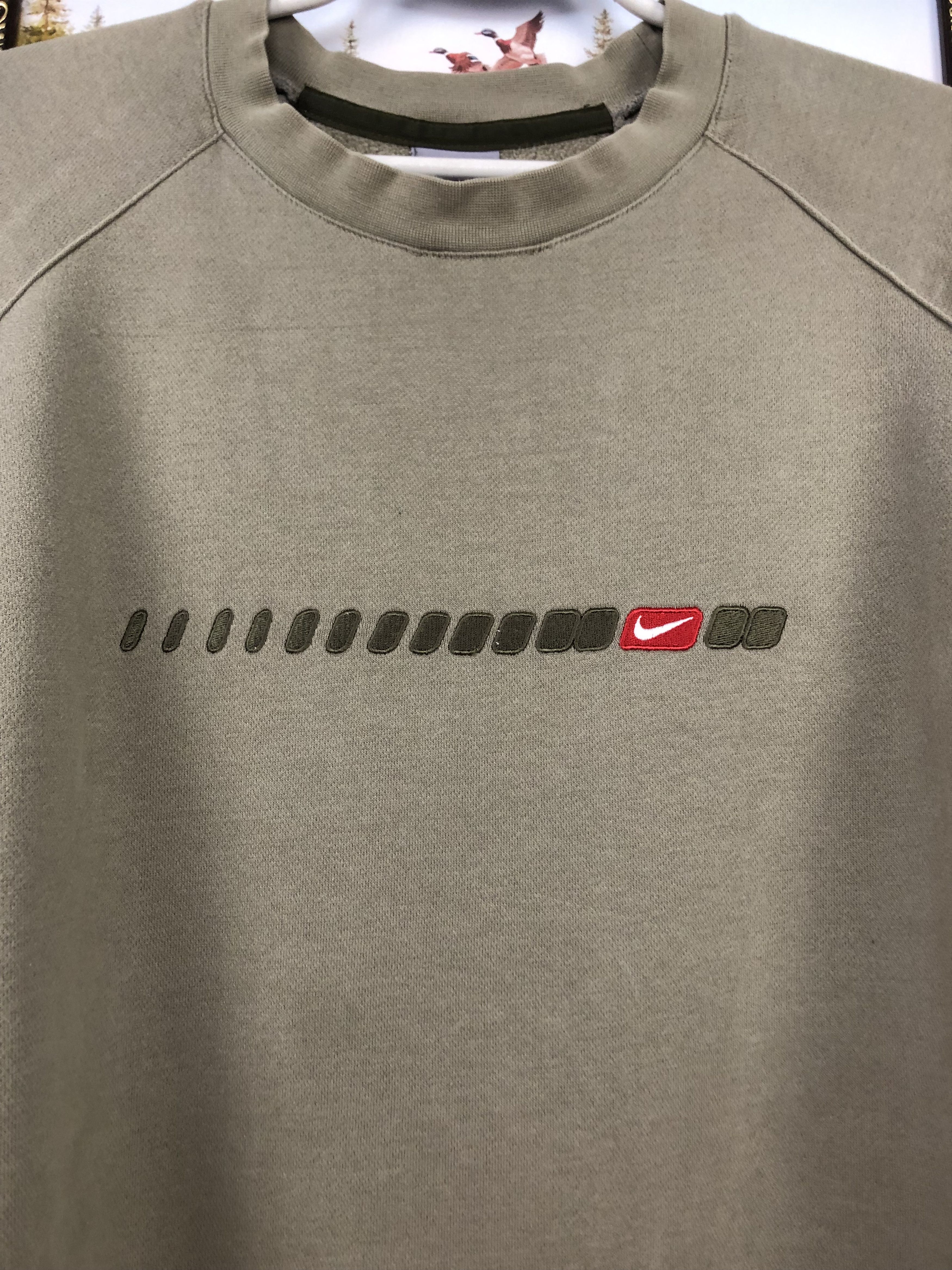 Nike Vintage Nike Big Logo Swoosh Sweatshirt Rare Hype Size US L / EU 52-54 / 3 - 5 Thumbnail