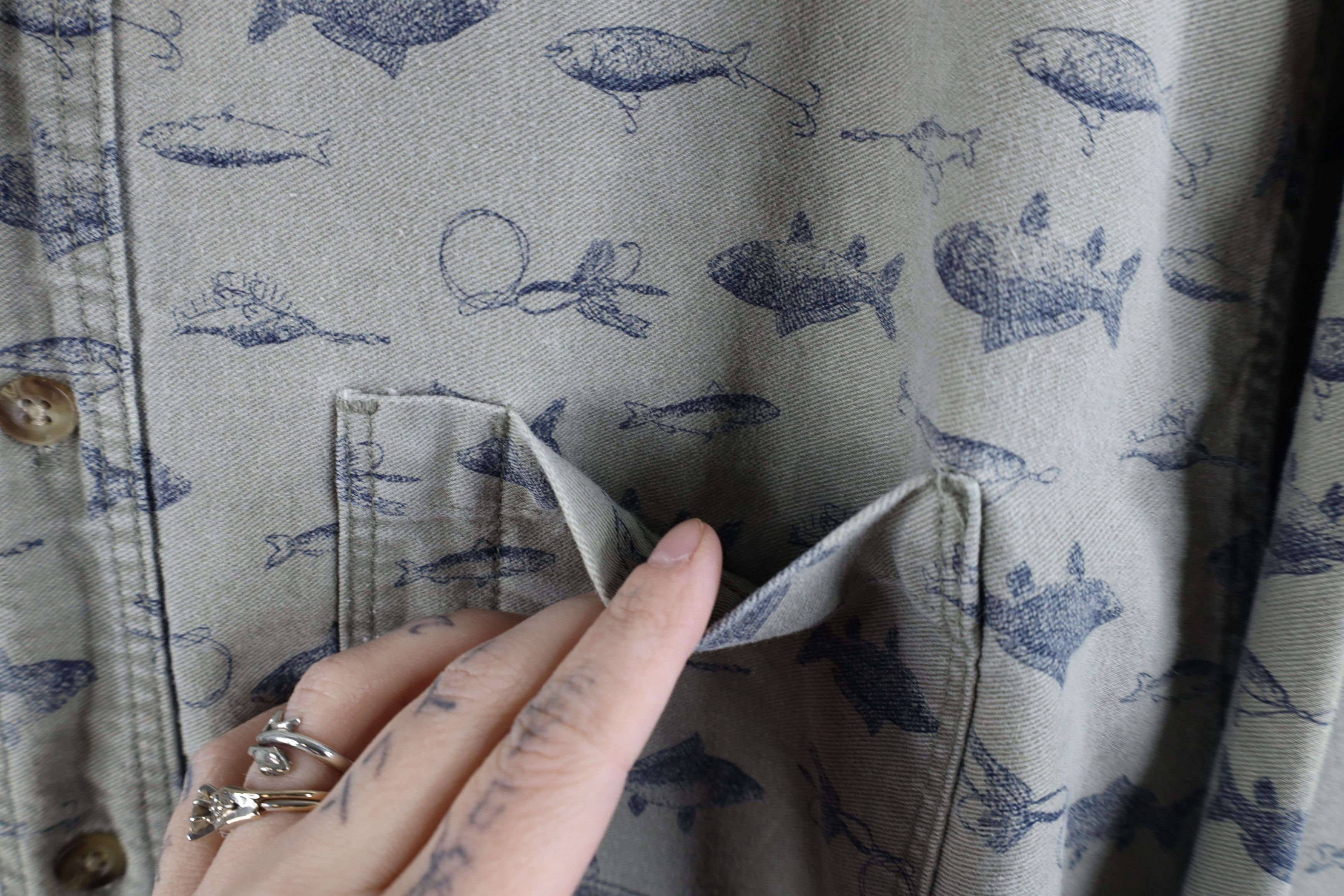Vintage × Woolrich Woolen Mills Vintage 90s Woolrich All Over Print Button Down Shirt USA Size US XL / EU 56 / 4 - 9 Thumbnail