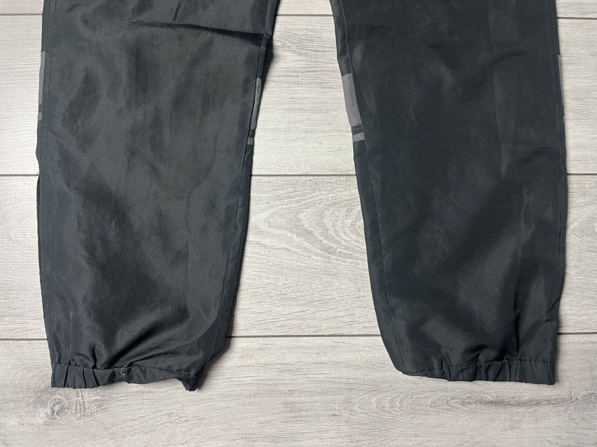 Sergio Tacchini Sergio Tacchini Nylon Pants logo track pants size Large Size US 34 / EU 50 - 2 Thumbnail