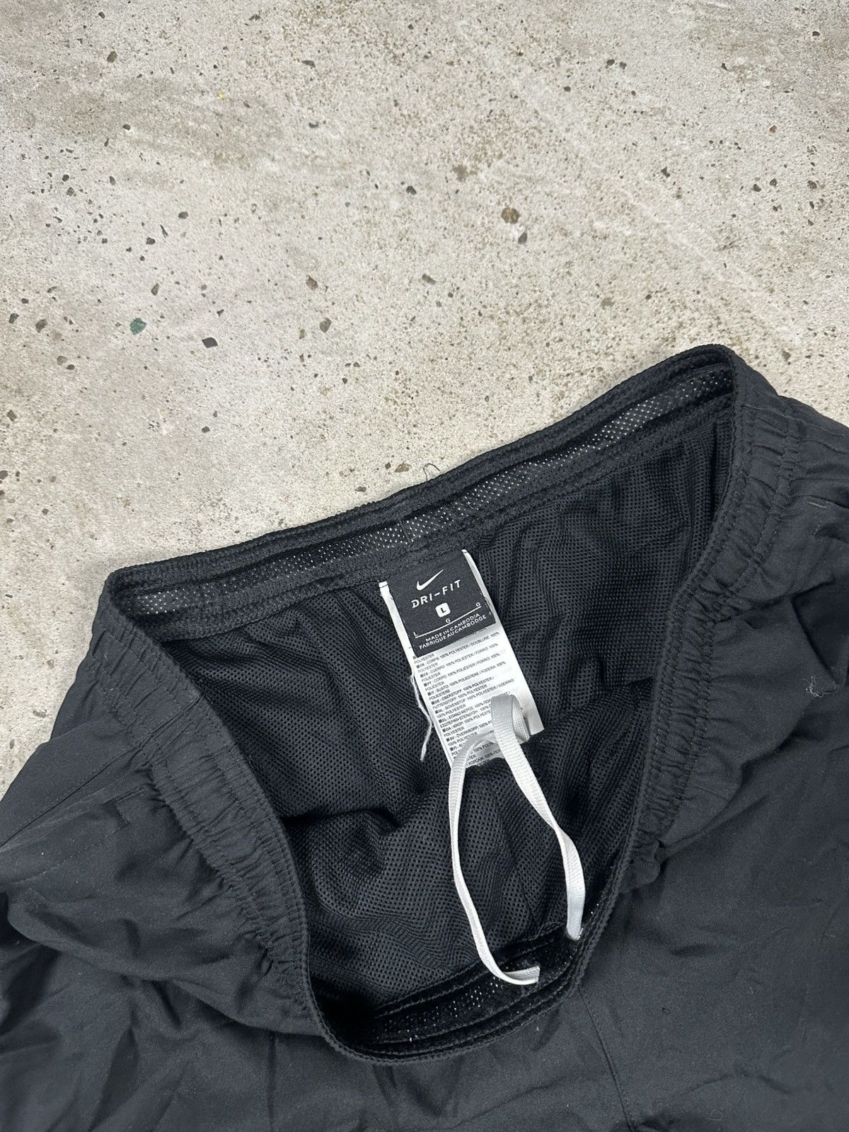 Nike Vintage Nike Black Track Pants Swoosh y2k Size US 33 - 9 Thumbnail