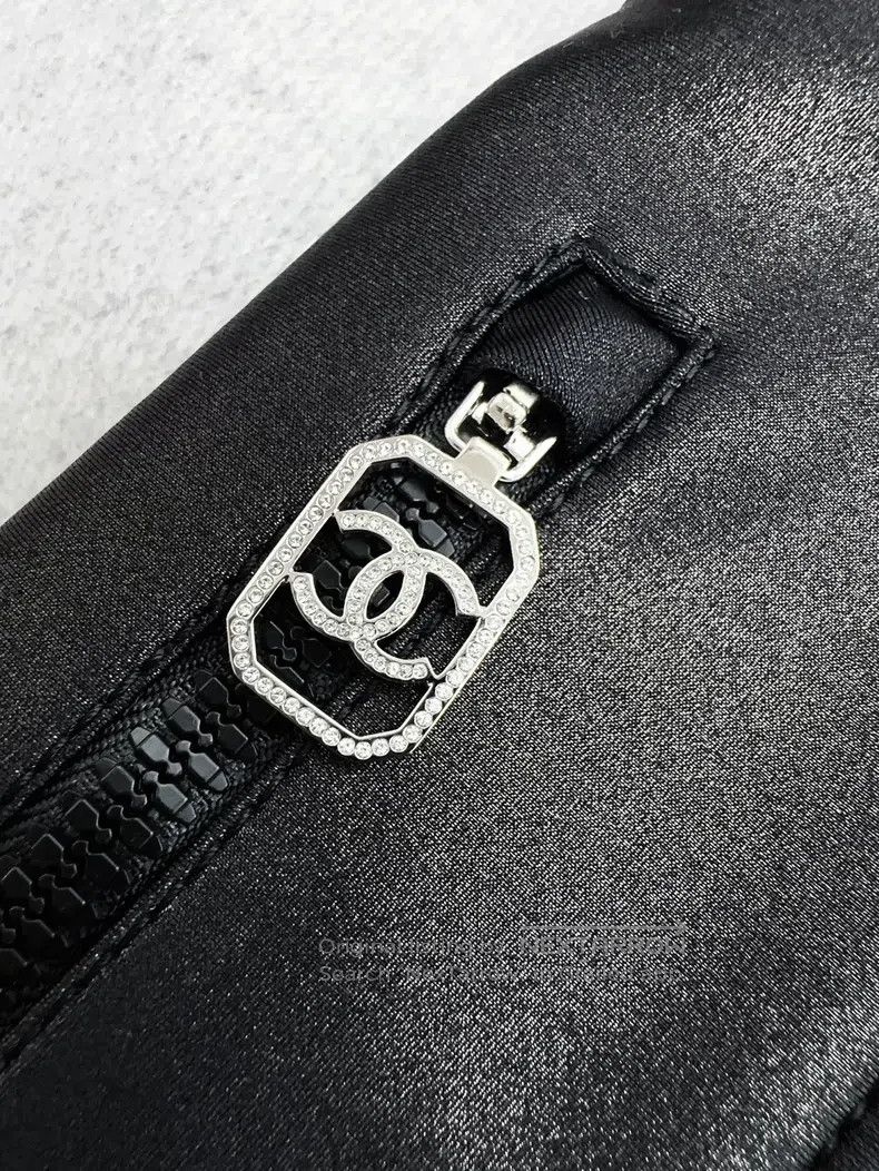 Chanel Chanel Neige black coated slim rhinestone zipper two-pocke Size 25" / US 0 / IT 36 - 5 Thumbnail