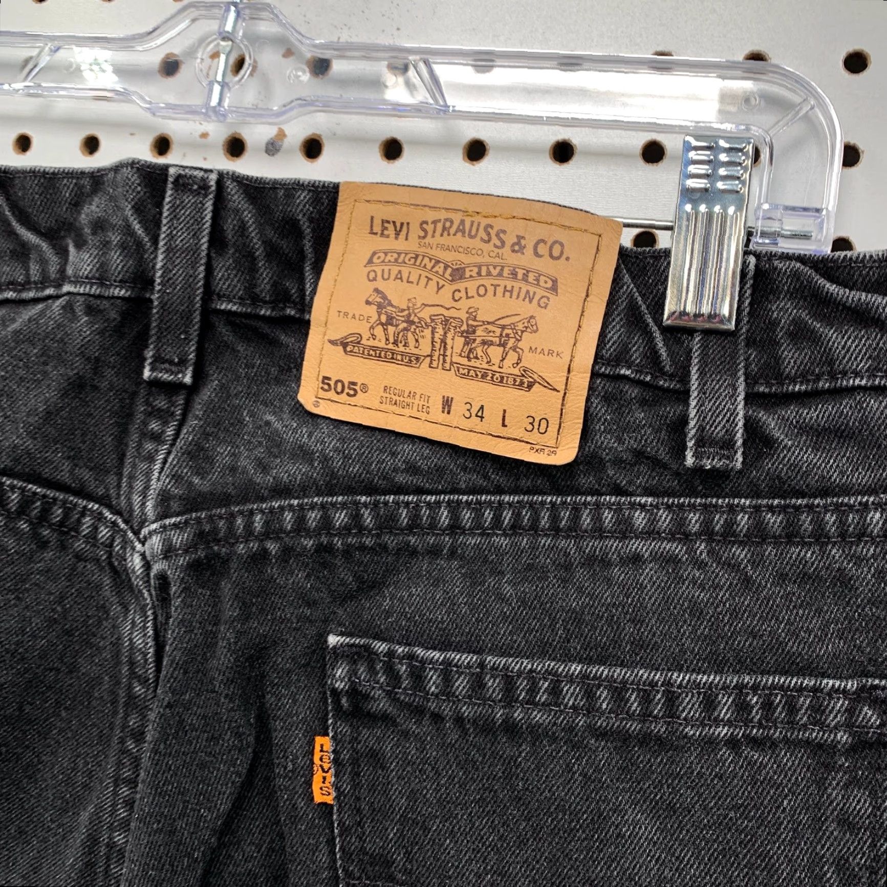 Levi's VINTAGE Levi's 505 Jeans 33x30 Black Denim 90s 5-Pocket Mens Regular Jeans 30 Inseam 34x30 Tag 90s Orange Tag Size US 33 - 4 Thumbnail