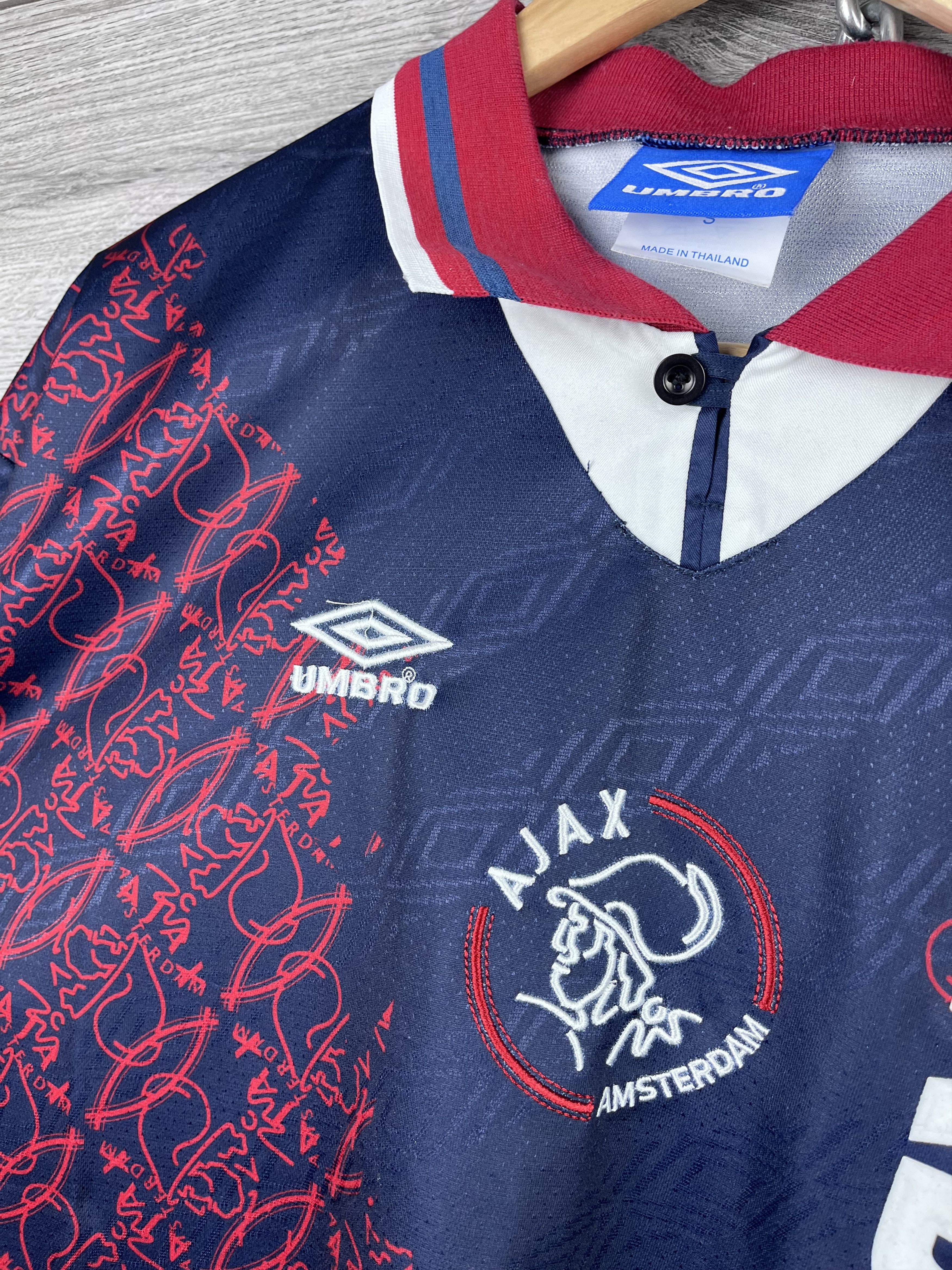 Umbro Vintage Umbro soccer jersey Ajax size s Size US S / EU 44-46 / 1 - 12 Thumbnail