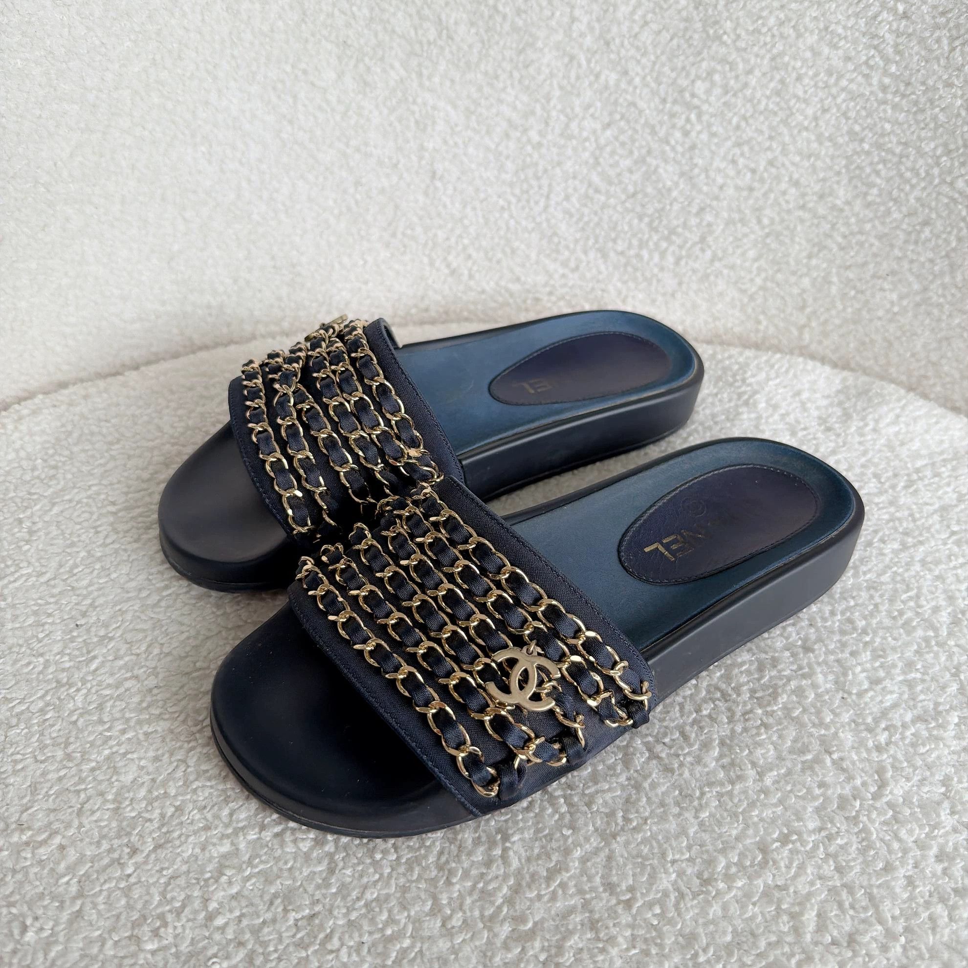 Chanel Chanel CC Chain Slipper 36 Size US 5.5 / IT 35.5 - 1 Thumbnail