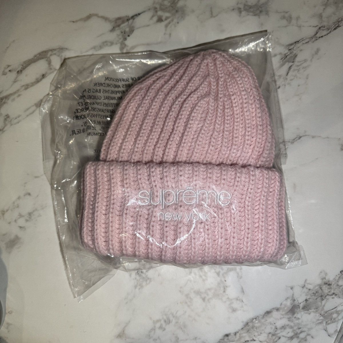Supreme SUPREME CLSSIC LOGO CHUNKY RIBBED BEANIE (FW24) Size ONE SIZE - 1 Thumbnail
