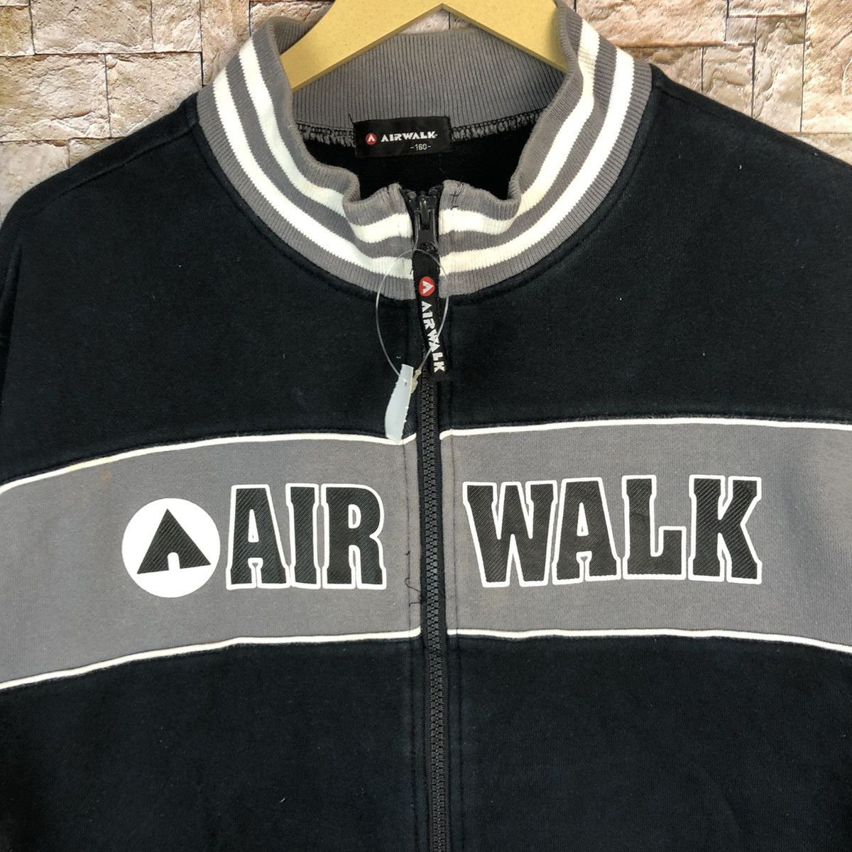 Airwalk Airwalk Black Zipper Sweatshirt sweater vintage #A500 Size US S / EU 44-46 / 1 - 9 Thumbnail