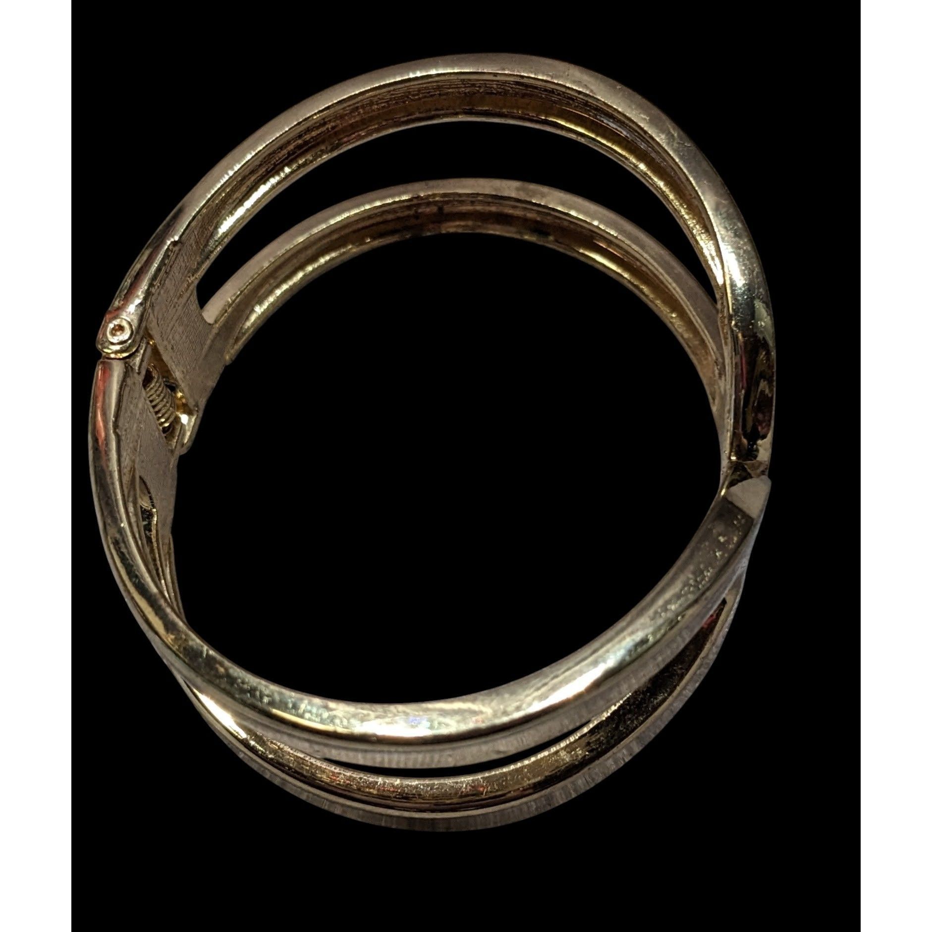 Other Gold-Tone Hinged Bangle Bracelet With Openwork Design Size ONE SIZE - 3 Thumbnail