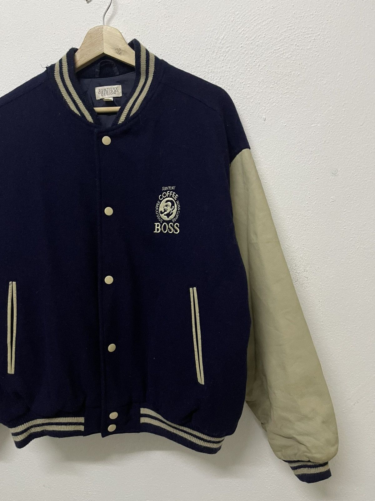 Japanese Brand 2000s SUNTORY BOSS COFFEE VARSITY LEATHER SLEEVE DISTRESSED Size US M / EU 48-50 / 2 - 4 Thumbnail