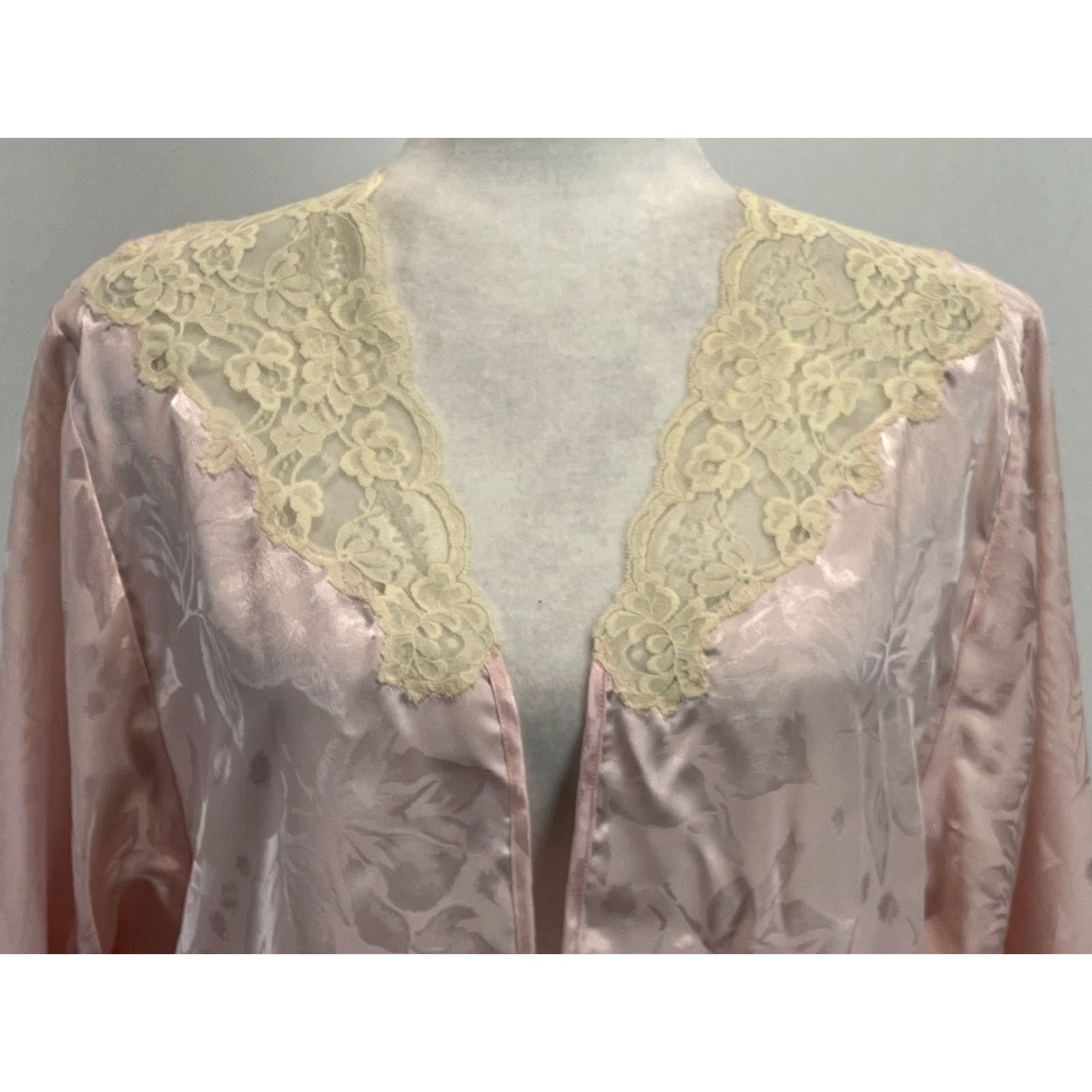 Victoria's Secret Vintage Victoria’s Secret Satin Embossed Robe Sz S Open Front Lace Trim Gold Label Size ONE SIZE - 5 Thumbnail