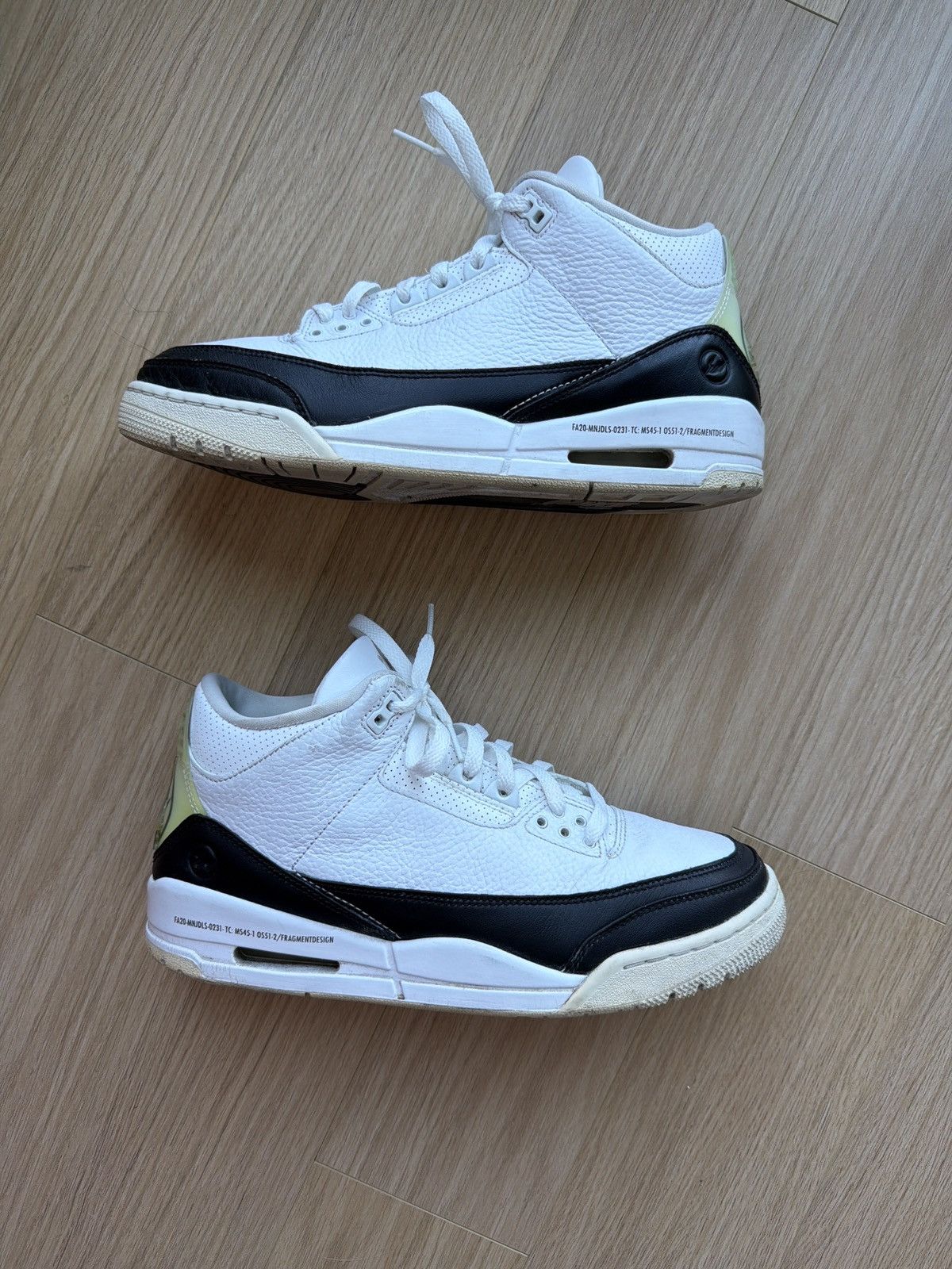 Fragment Design × Jordan Brand Jordan 3 Fragment Size US 10 / EU 43 - 2 Thumbnail