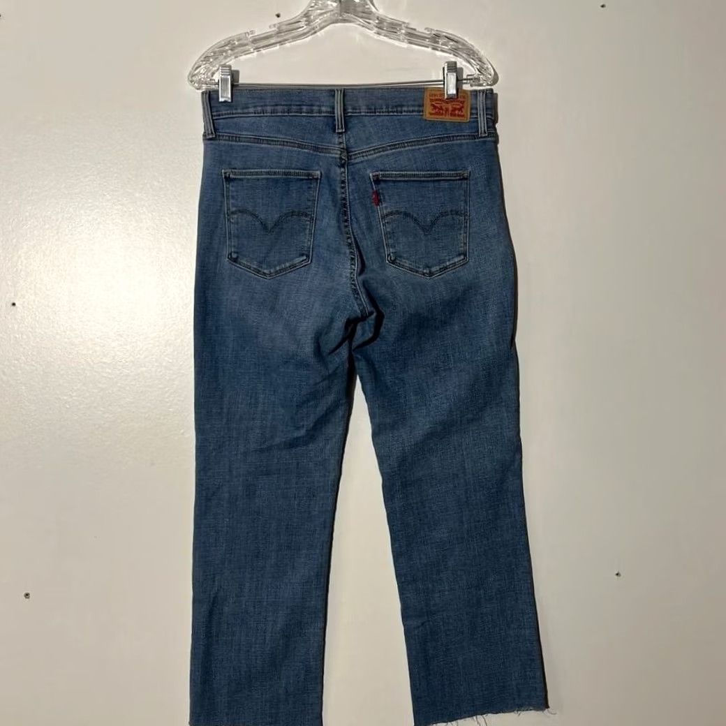 Levi's Levi's Women's Jeans Slimming Straight Blue Denim Size 30 Size 30" / US 8 / IT 44 - 4 Thumbnail