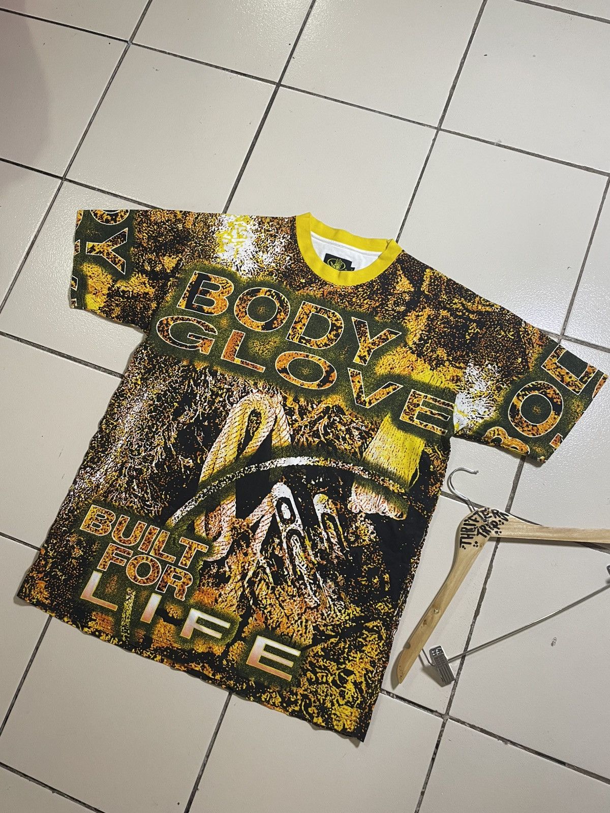 Body Glove Vintage 90's Body Glove Overprint Pop Art Surf Wear Tee Size US M / EU 48-50 / 2 - 1 Thumbnail