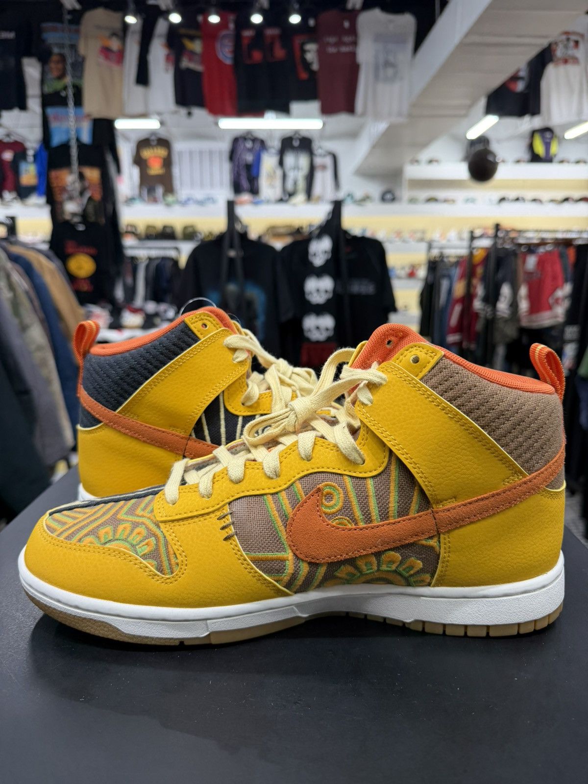Nike Nike Dunk High Somos Familia Size 10.5 (2022) Size US 10.5 / EU 43-44 - 4 Thumbnail