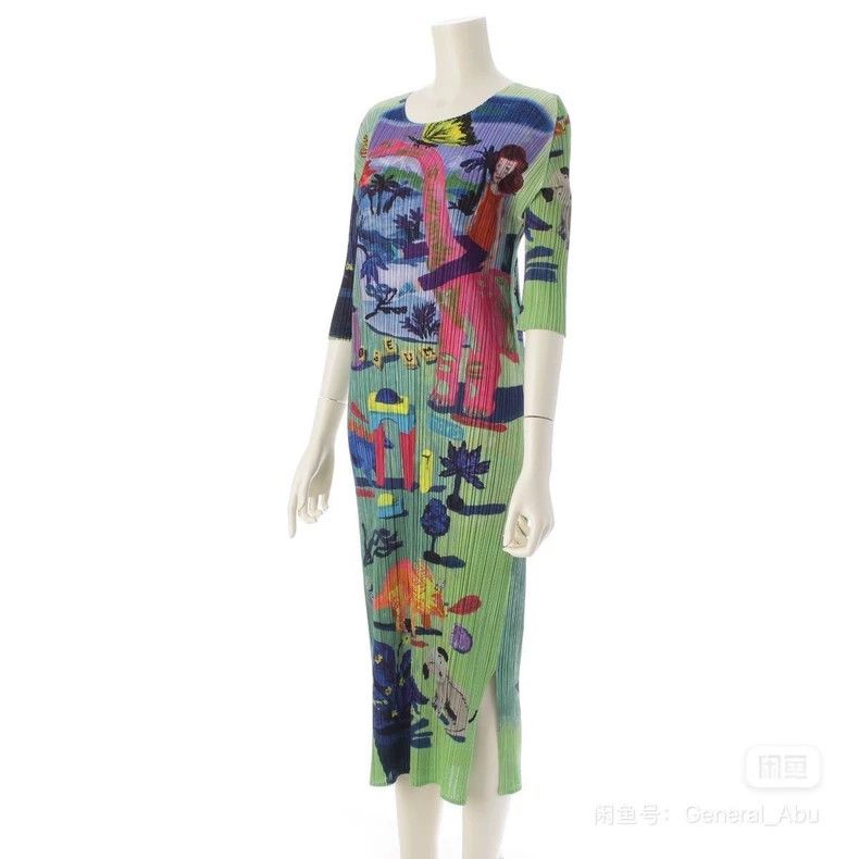 Issey Miyake Issey Miyake size:3 Green dinosaur dress Size S / US 4 / IT 40 - 3 Thumbnail