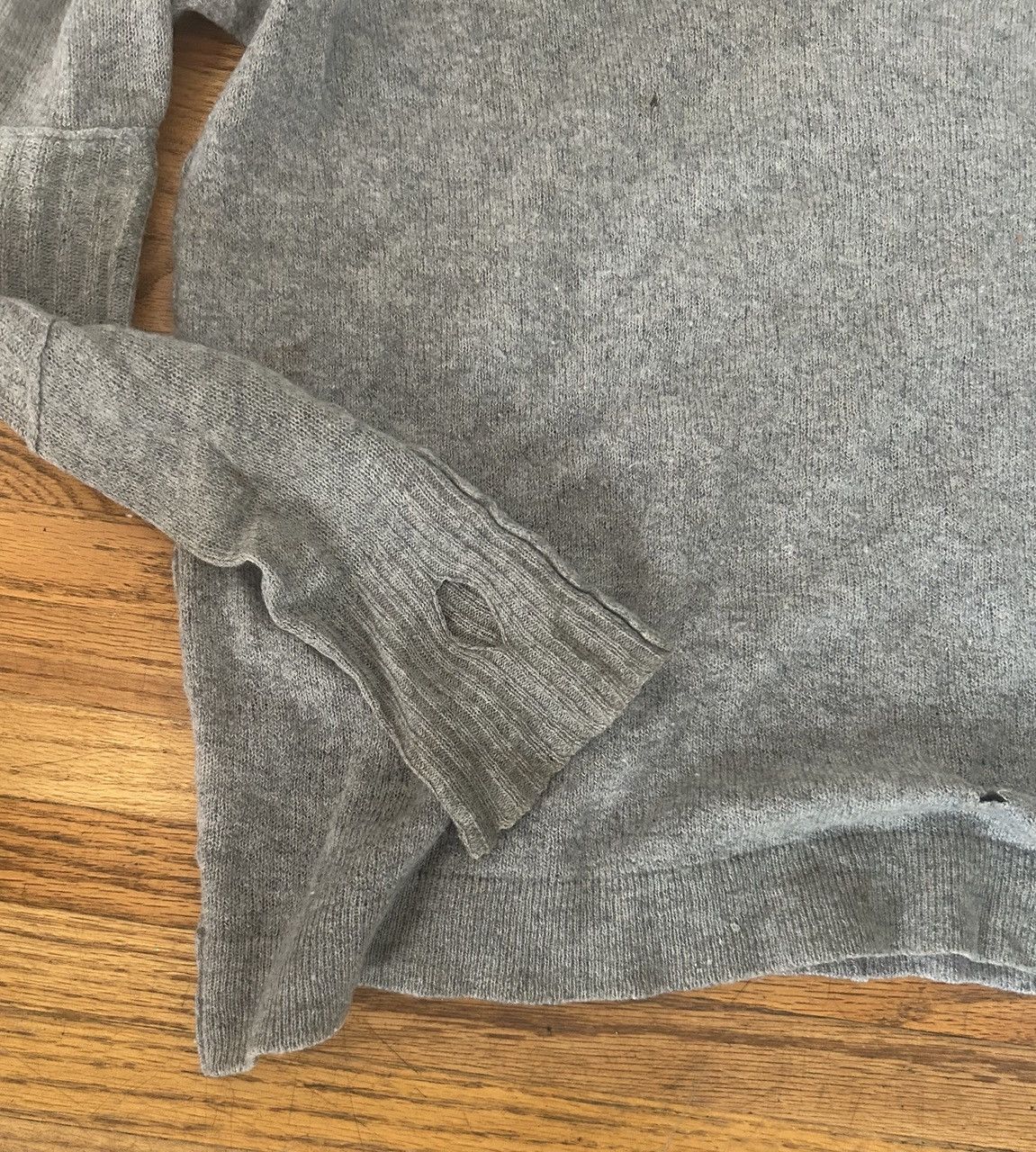 Nice Collective 100% Cashmere Nice Collective V Neck sweater Size US XS / EU 42 / 0 - 2 Thumbnail