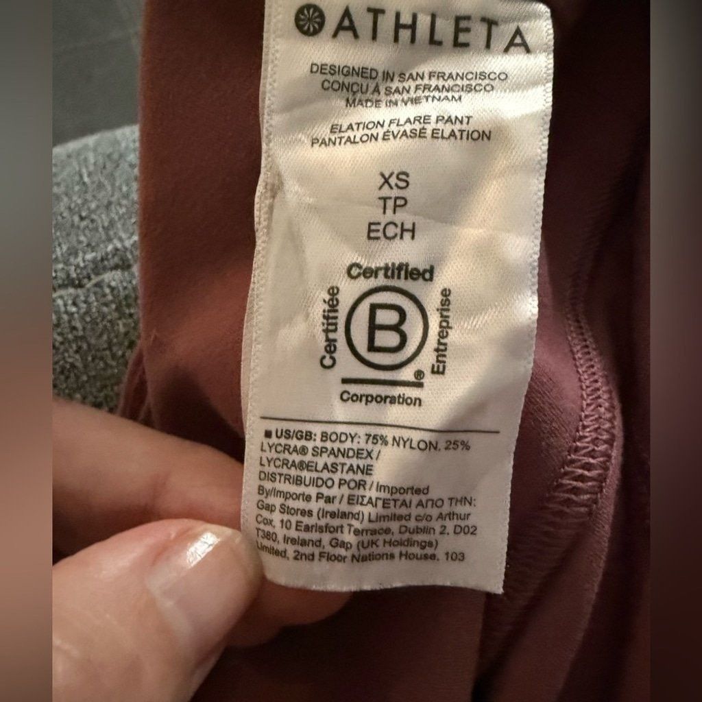 Athleta Athleta Women's Elation Flare Pant Spiced Cabernet Size XS Size 26" / US 2 / IT 38 - 12 Thumbnail